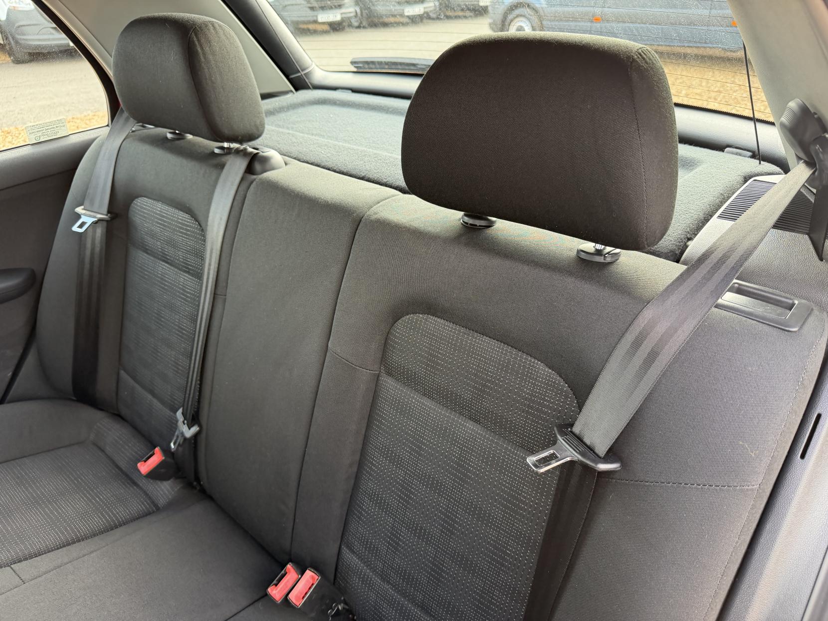 2006 Skoda Fabia 1.4 16V Elegance Hatchback 5dr Petrol Automatic (180 g/km, 75 bhp) - Thumbnail 20