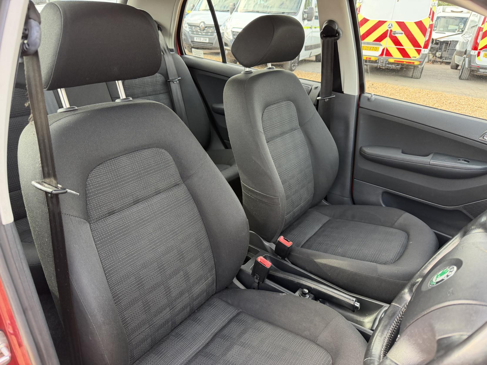 2006 Skoda Fabia 1.4 16V Elegance Hatchback 5dr Petrol Automatic (180 g/km, 75 bhp) - Thumbnail 15