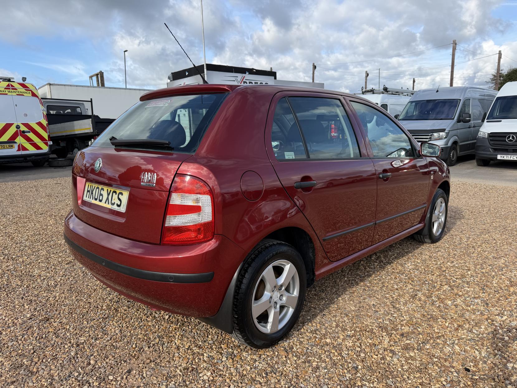 2006 Skoda Fabia 1.4 16V Elegance Hatchback 5dr Petrol Automatic (180 g/km, 75 bhp) - Thumbnail 9