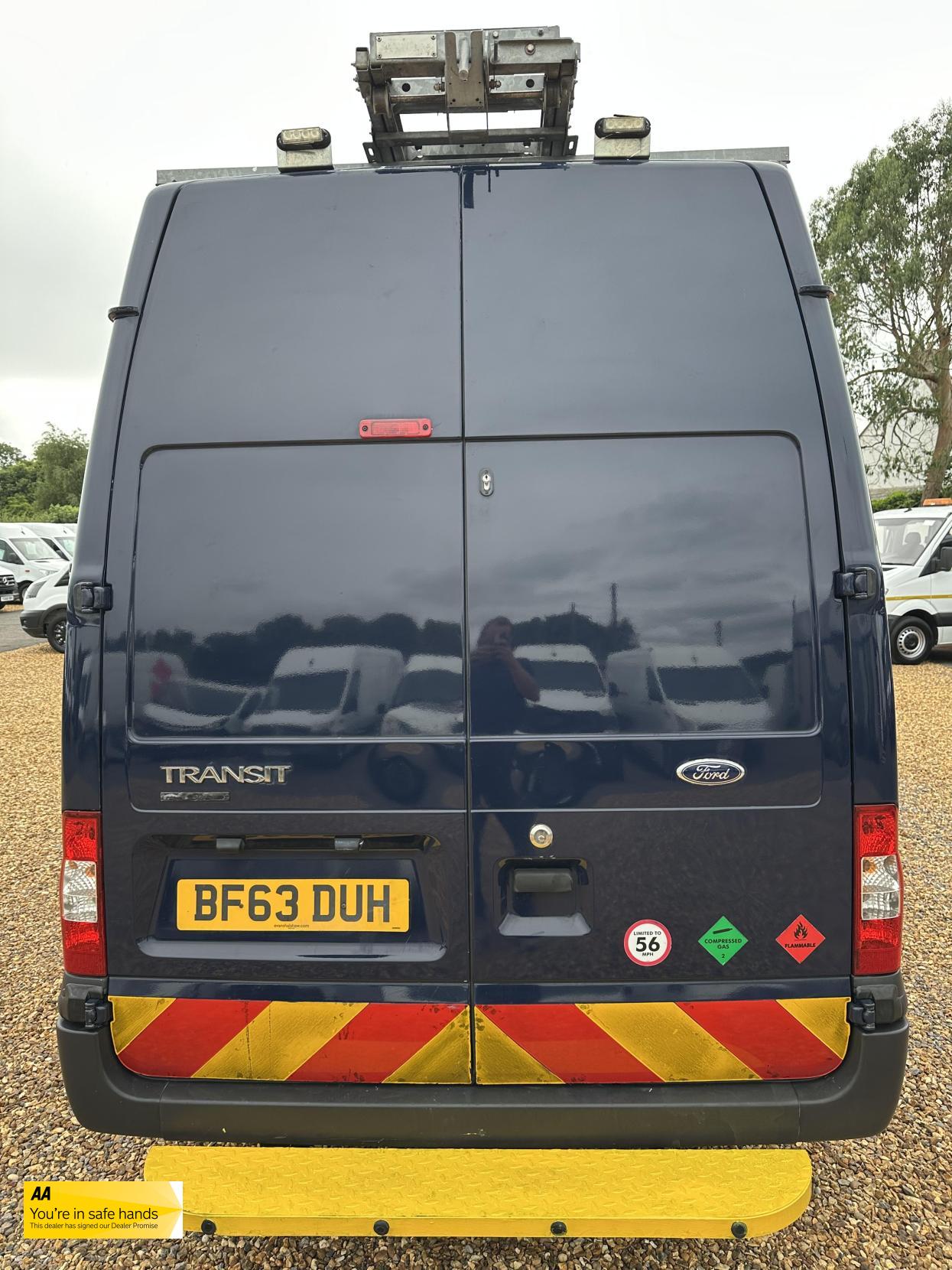 Ford Transit 2.2 TDCi 350 Panel Van 3dr Diesel Manual FWD L2 H3 (209 g/km, 123 bhp)