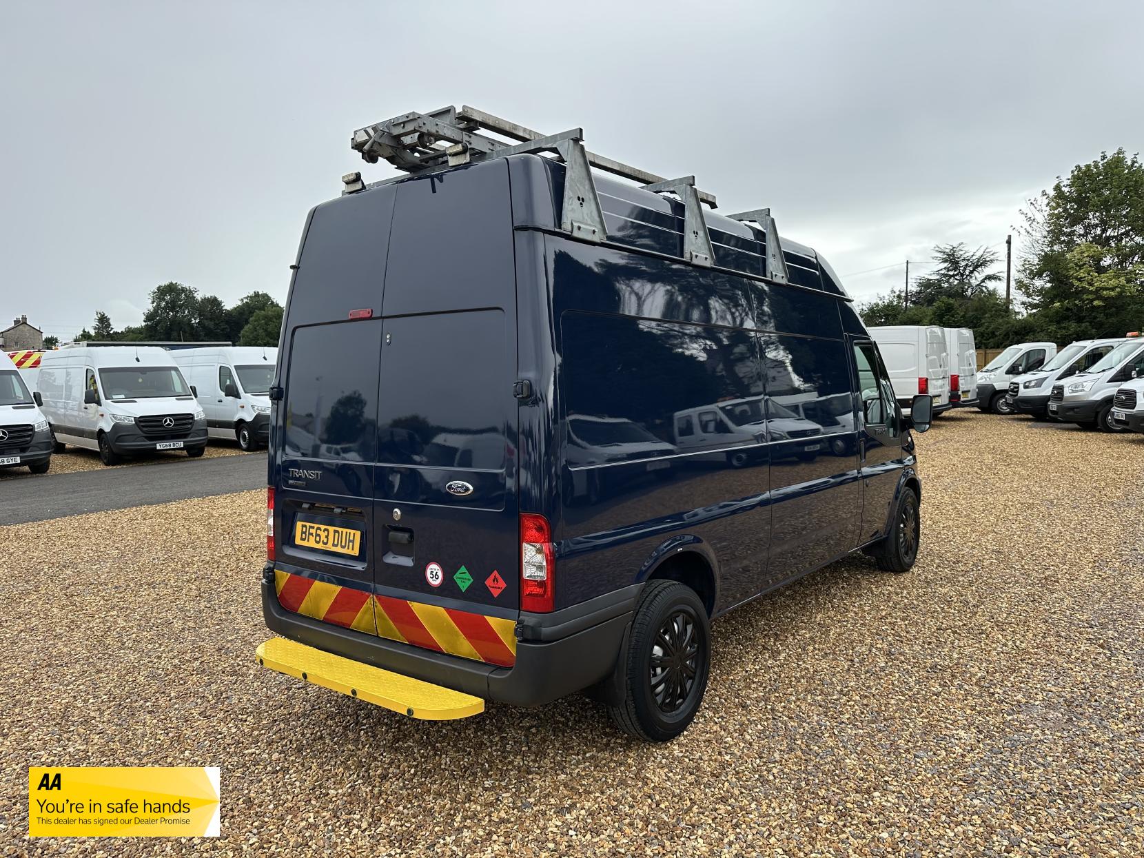 Ford Transit 2.2 TDCi 350 Panel Van 3dr Diesel Manual FWD L2 H3 (209 g/km, 123 bhp)