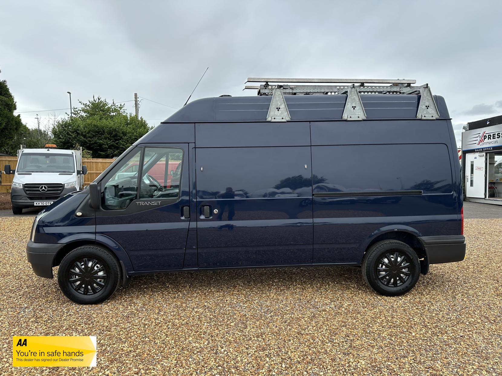 Ford Transit 2.2 TDCi 350 Panel Van 3dr Diesel Manual FWD L2 H3 (209 g/km, 123 bhp)