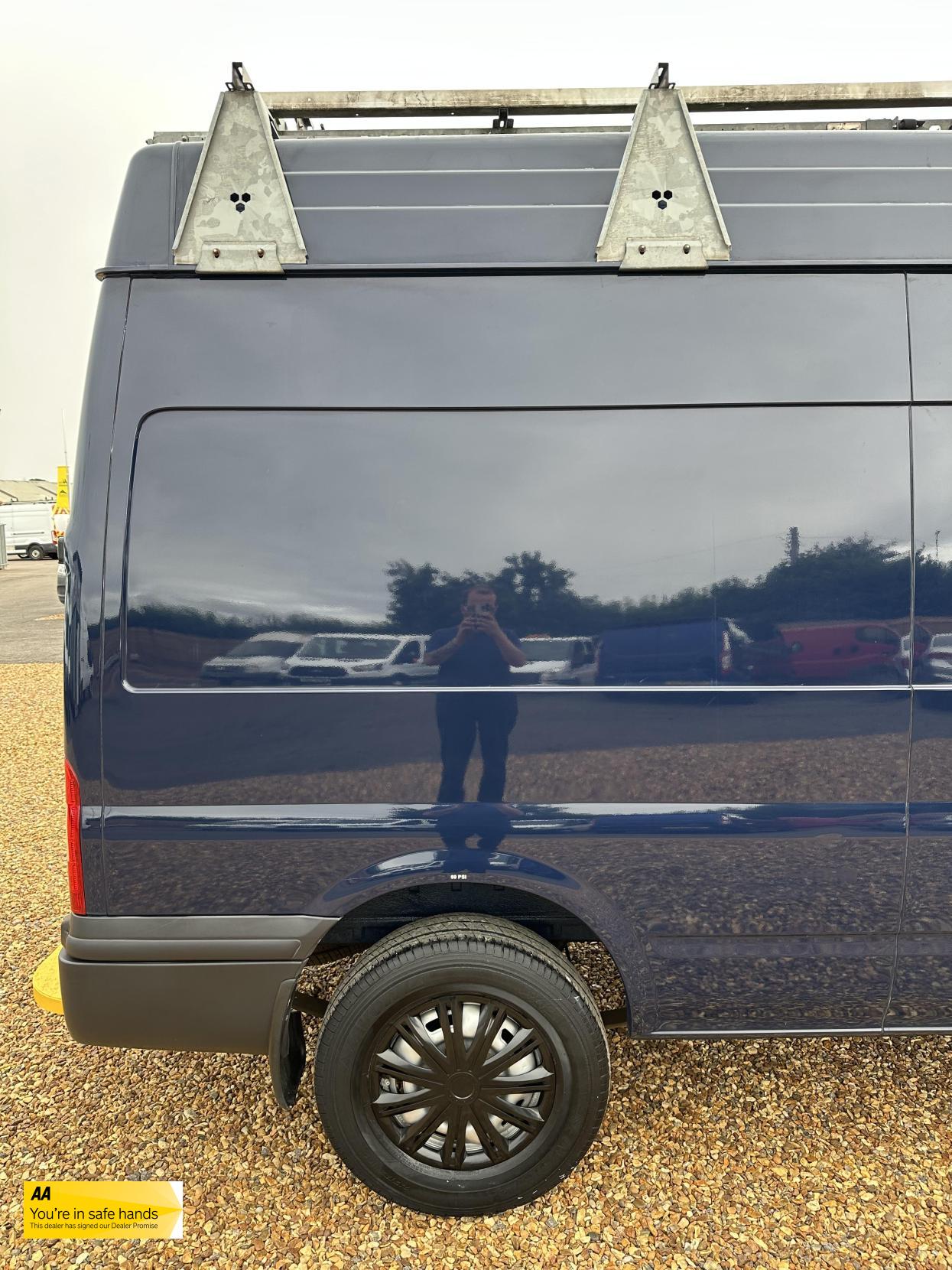 Ford Transit 2.2 TDCi 350 Panel Van 3dr Diesel Manual FWD L2 H3 (209 g/km, 123 bhp)
