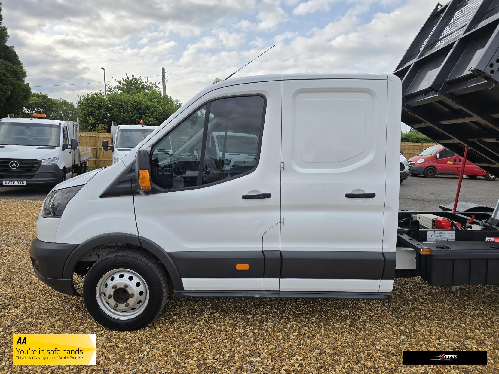 Ford Transit Transit 2.0 350 EcoBlue 1-Way Double Tipper Double Cab 4dr Diesel Manual RWD L3 Euro 6 (1-Way, 1-Stop) (130 ps)