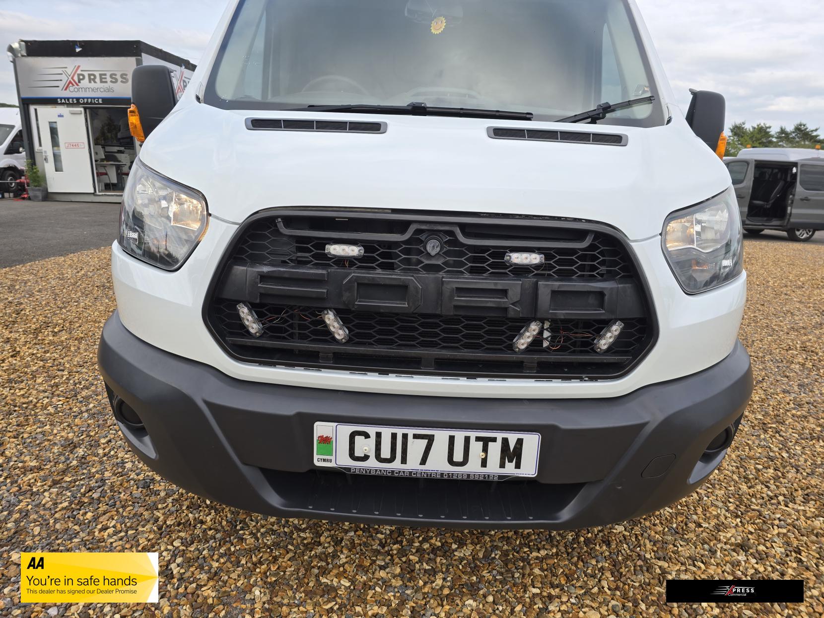 Ford Transit Transit 2.0 350 EcoBlue 1-Way Double Tipper Double Cab 4dr Diesel Manual RWD L3 Euro 6 (1-Way, 1-Stop) (130 ps)