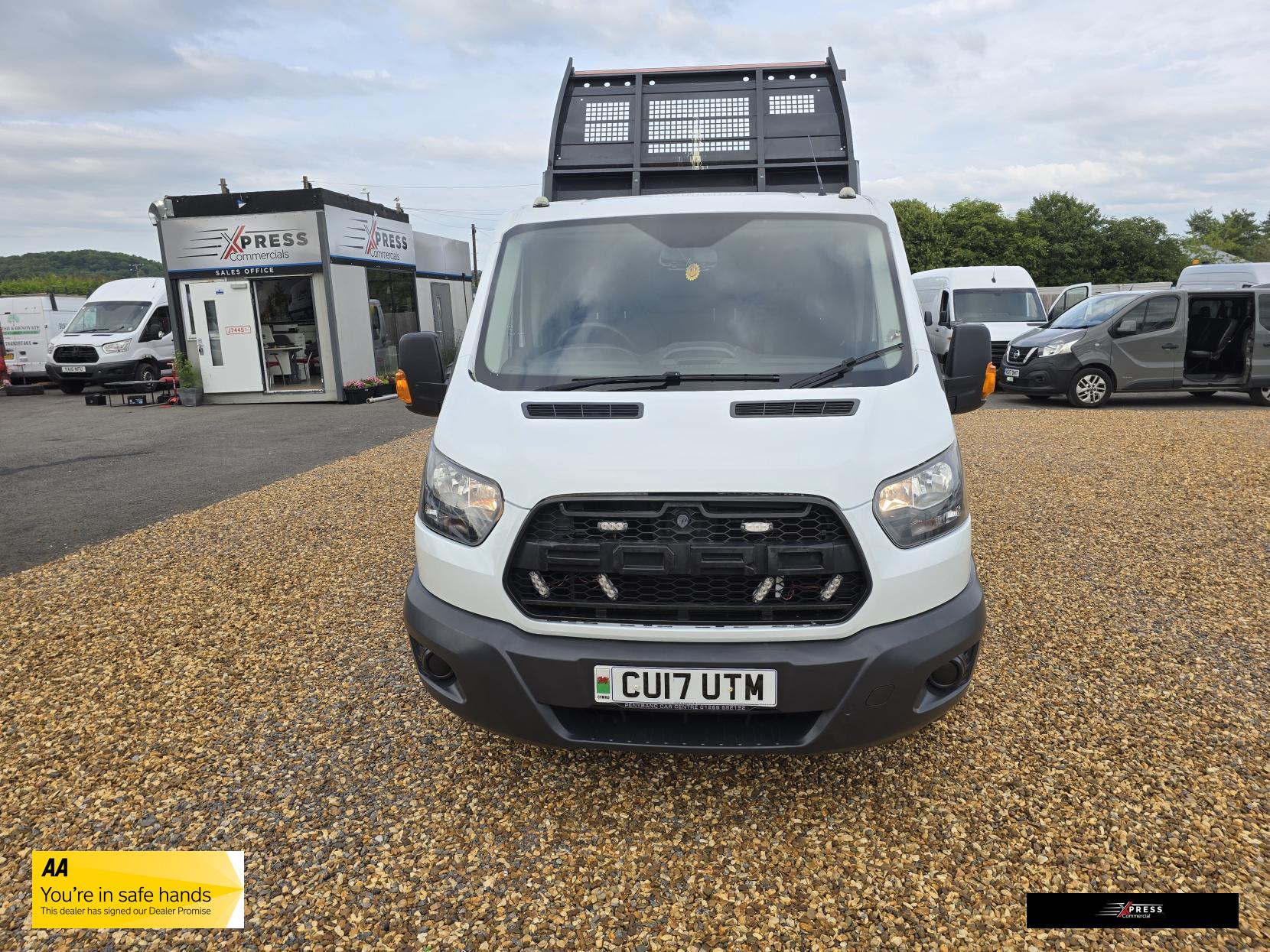 Ford Transit Transit 2.0 350 EcoBlue 1-Way Double Tipper Double Cab 4dr Diesel Manual RWD L3 Euro 6 (1-Way, 1-Stop) (130 ps)
