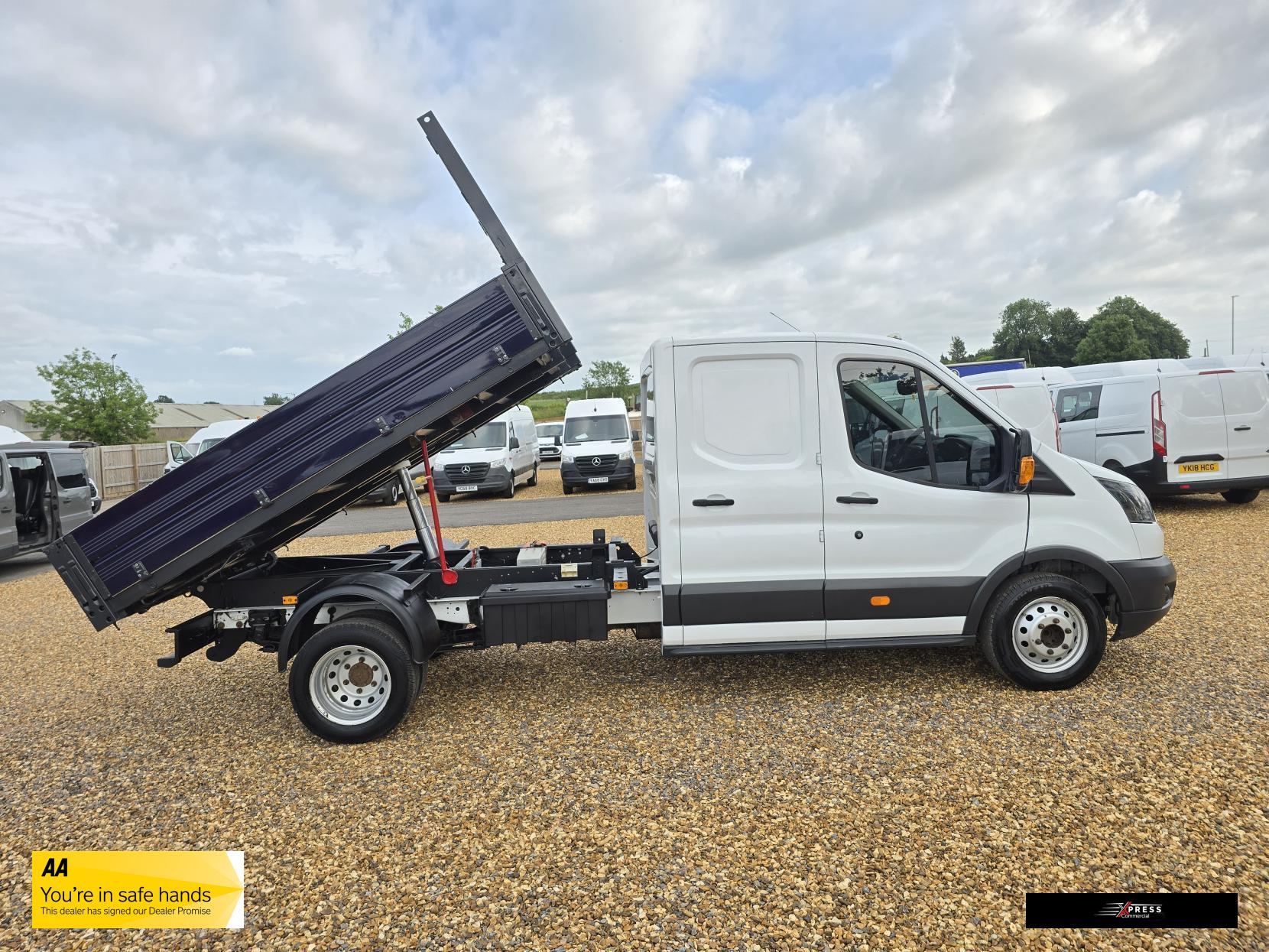 Ford Transit Transit 2.0 350 EcoBlue 1-Way Double Tipper Double Cab 4dr Diesel Manual RWD L3 Euro 6 (1-Way, 1-Stop) (130 ps)