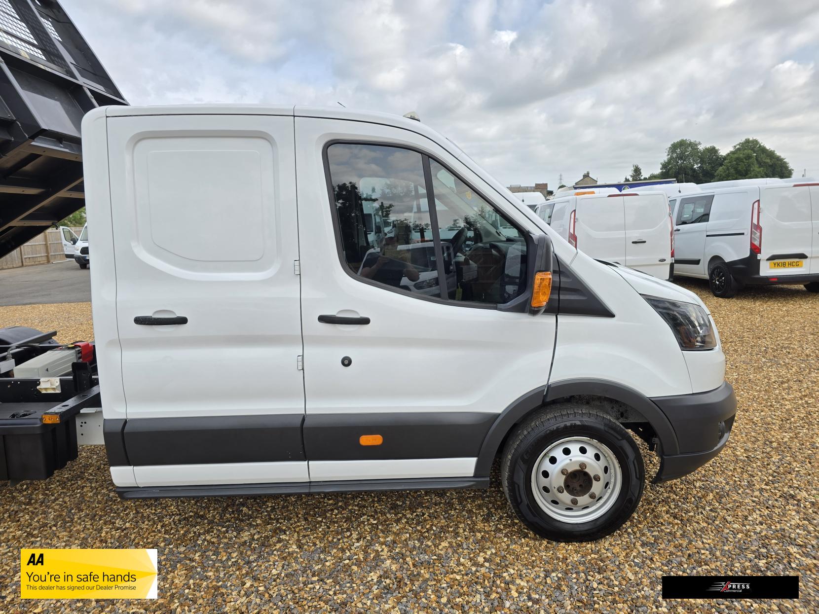 Ford Transit Transit 2.0 350 EcoBlue 1-Way Double Tipper Double Cab 4dr Diesel Manual RWD L3 Euro 6 (1-Way, 1-Stop) (130 ps)