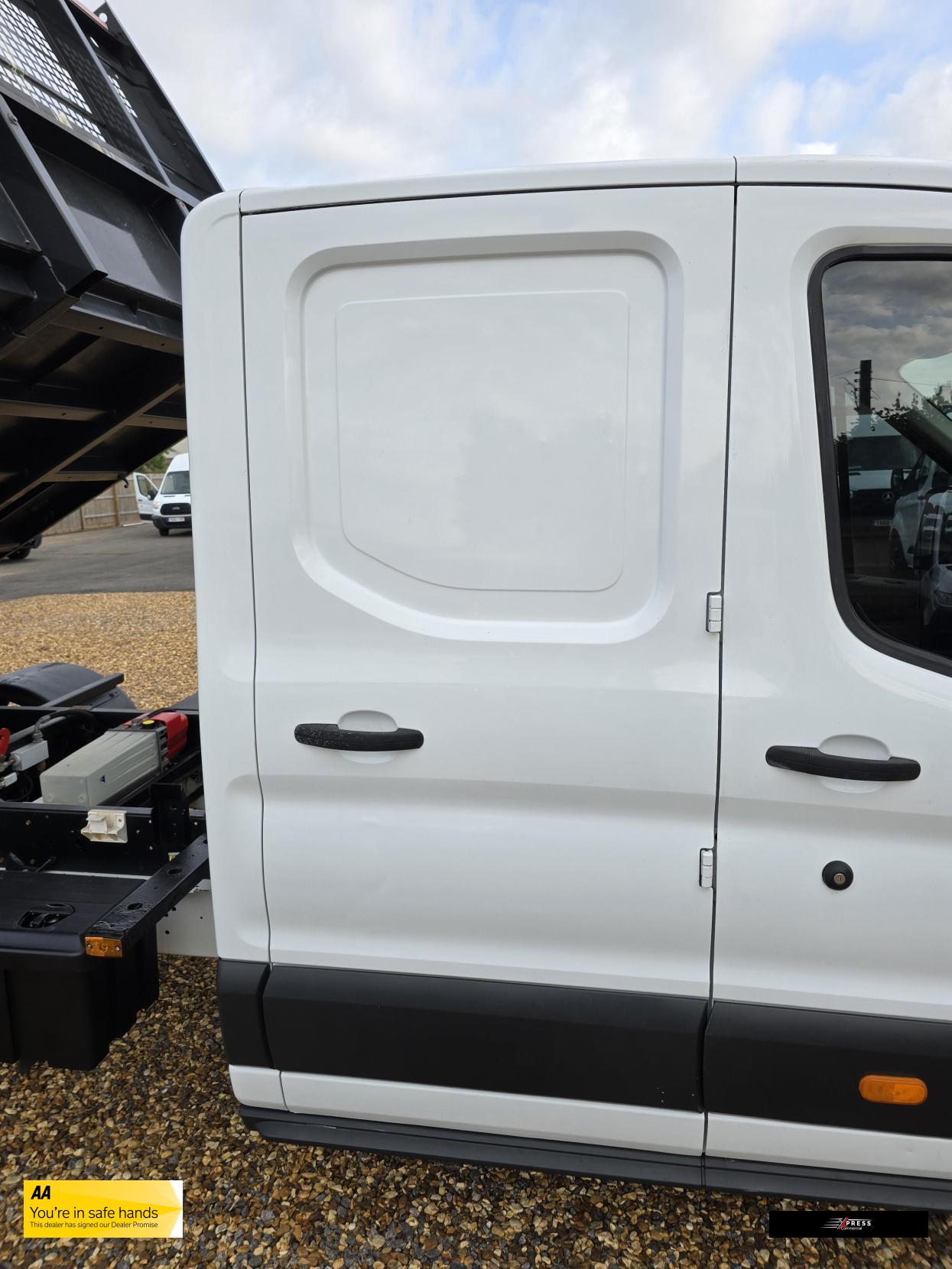 Ford Transit Transit 2.0 350 EcoBlue 1-Way Double Tipper Double Cab 4dr Diesel Manual RWD L3 Euro 6 (1-Way, 1-Stop) (130 ps)