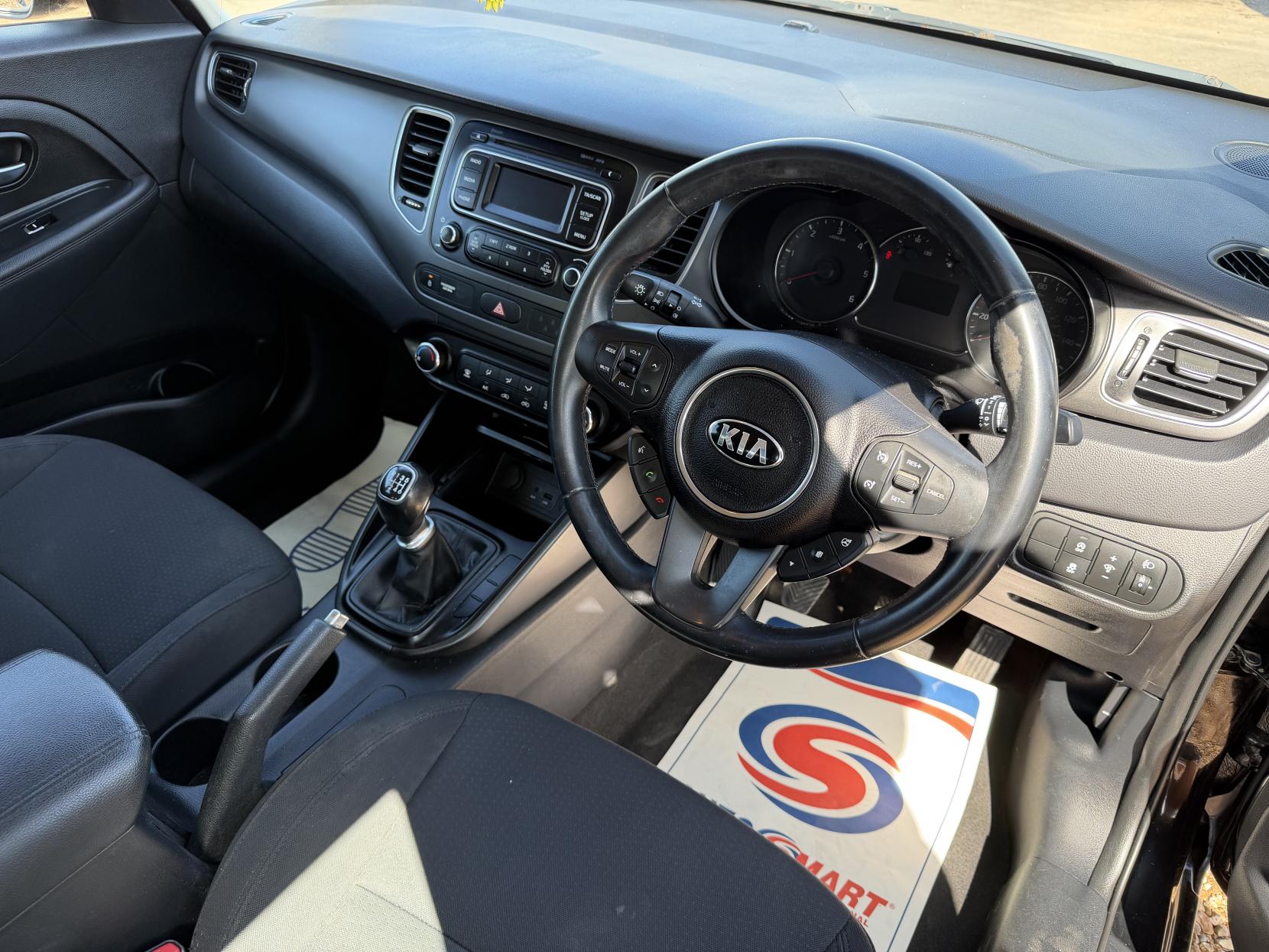 2014 Kia Carens 1.7 CRDi EcoDynamics 1 MPV 5dr Diesel Manual Euro 5 (s/s) (114 bhp) - Thumbnail 2
