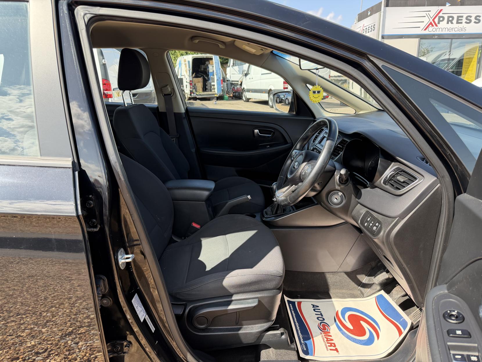 2014 Kia Carens 1.7 CRDi EcoDynamics 1 MPV 5dr Diesel Manual Euro 5 (s/s) (114 bhp) - Thumbnail 15