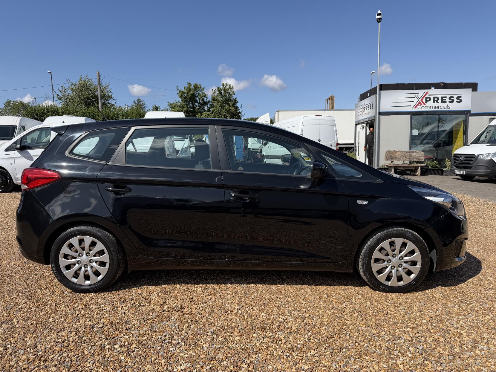 2014 Kia Carens 1.7 CRDi EcoDynamics 1 MPV 5dr Diesel Manual Euro 5 (s/s) (114 bhp) - Thumbnail 13