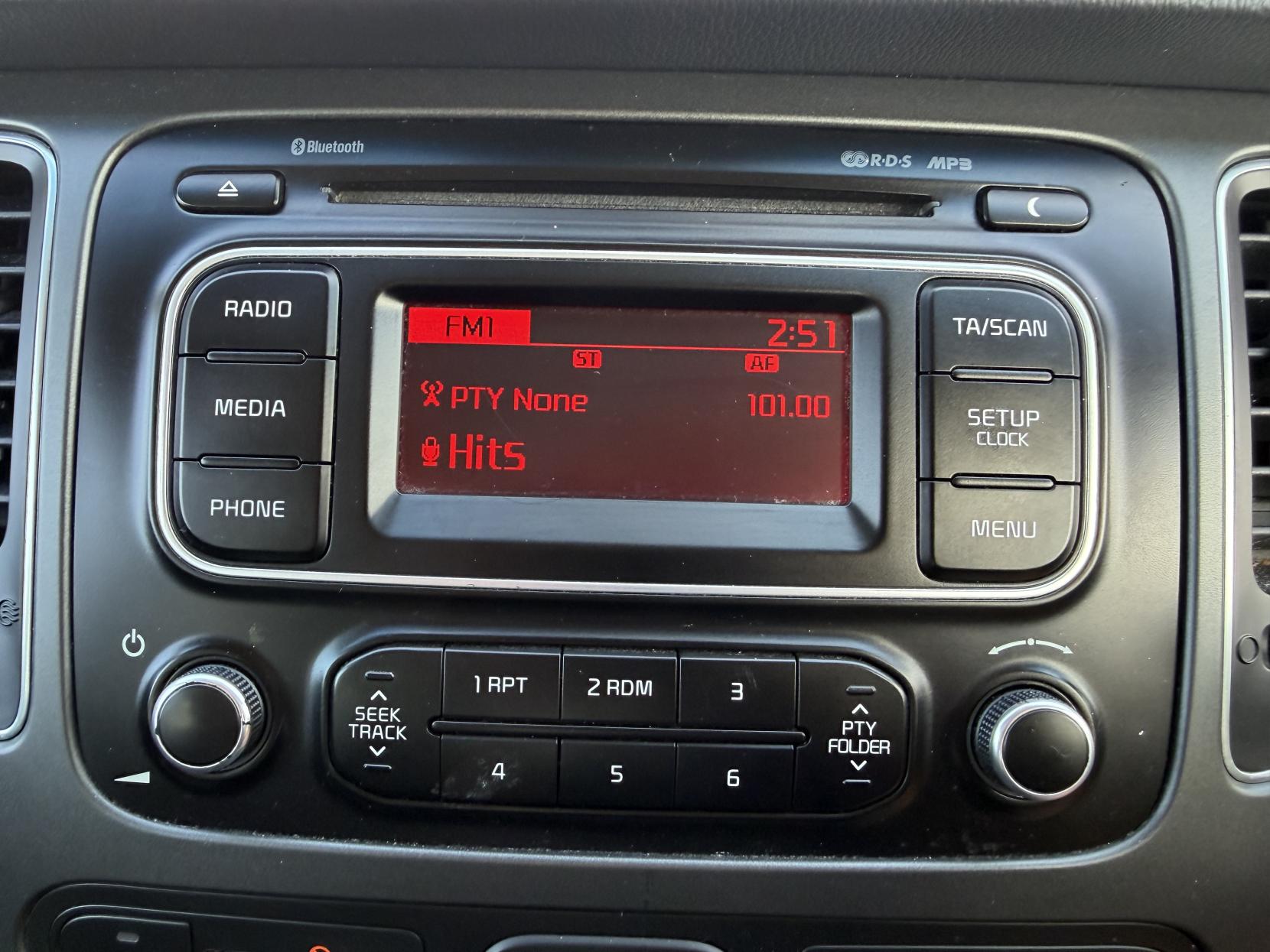 2014 Kia Carens 1.7 CRDi EcoDynamics 1 MPV 5dr Diesel Manual Euro 5 (s/s) (114 bhp) - Thumbnail 32