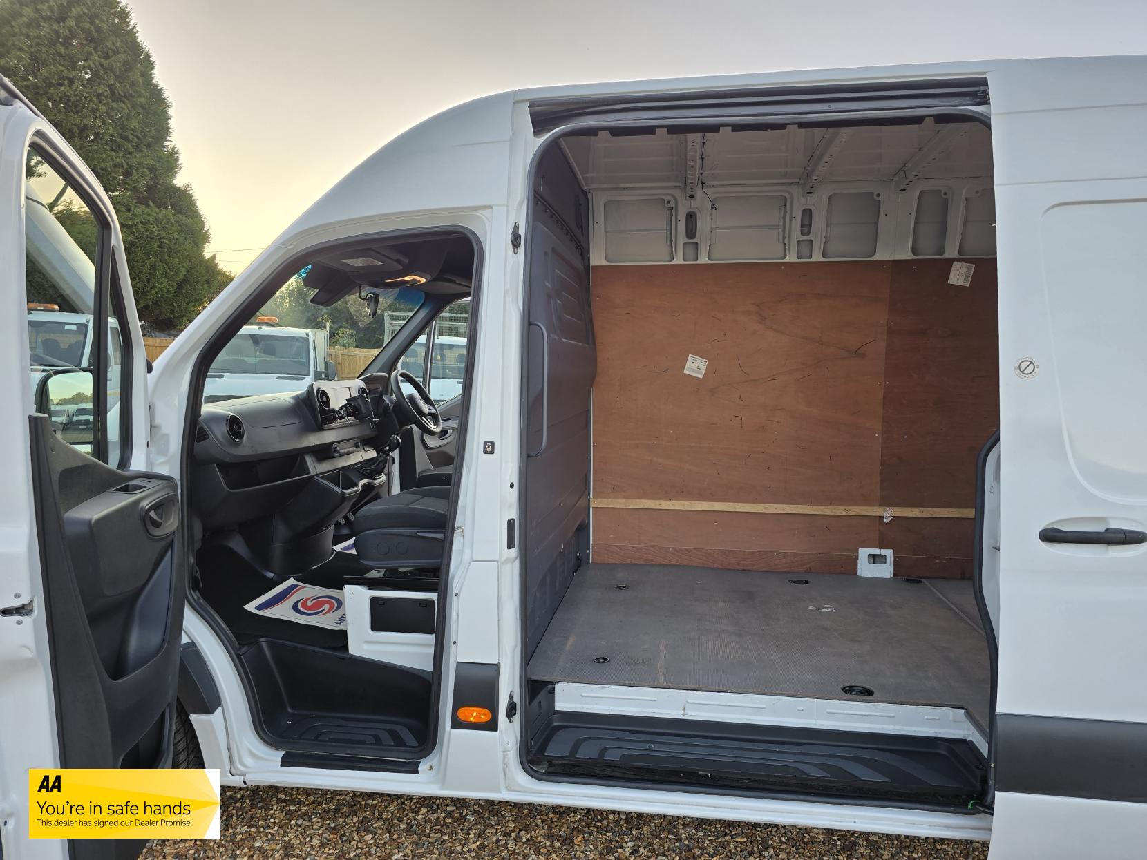Mercedes-Benz Sprinter 2.1 311 CDI Panel Van 5dr Diesel Manual RWD L3 H2 Euro 6 (114 ps)
