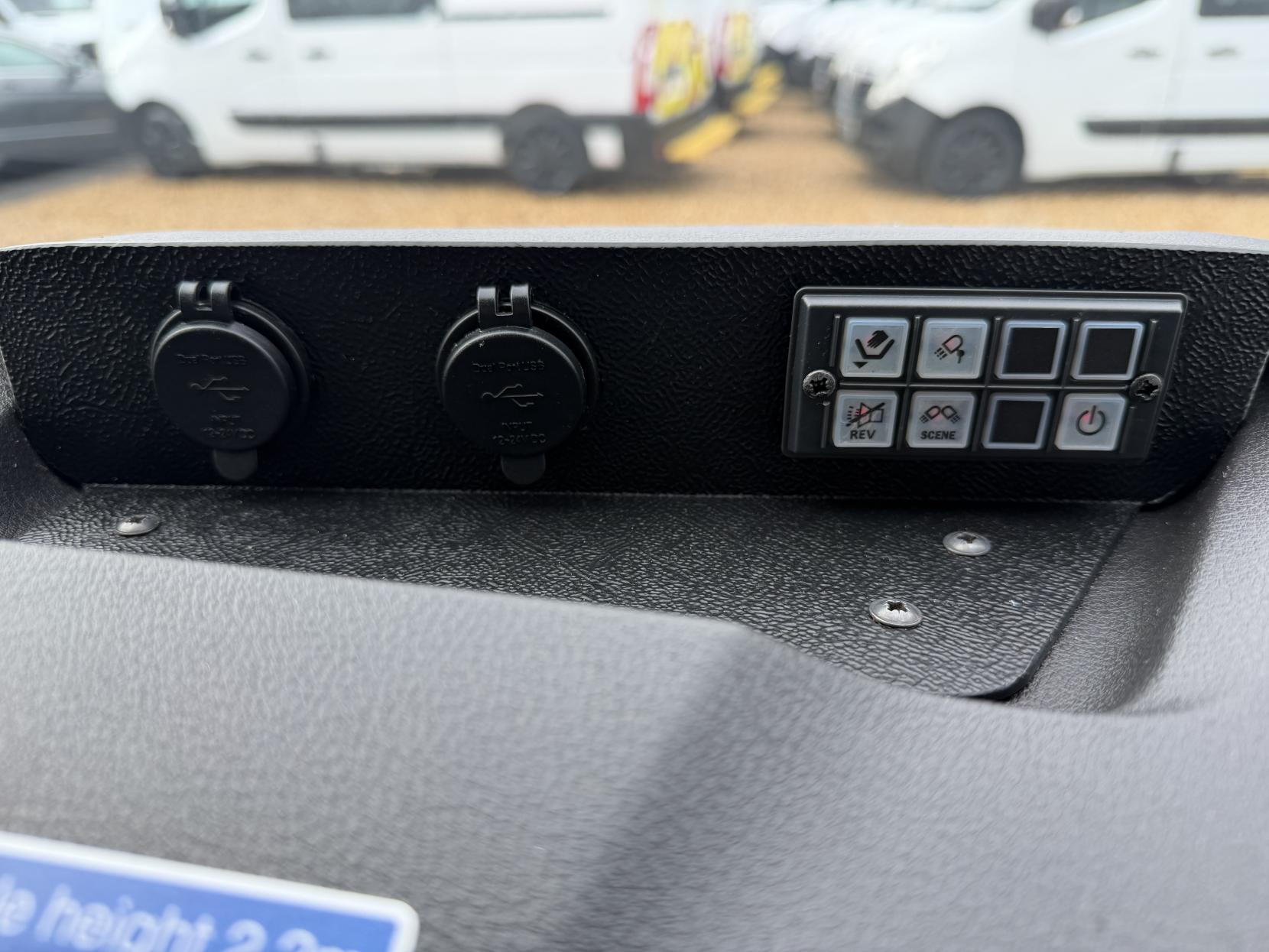 Ford Transit Custom 2.0 TDCi 310 Panel Van 5dr Diesel Manual L2 H1 (167 g/km, 104 bhp)