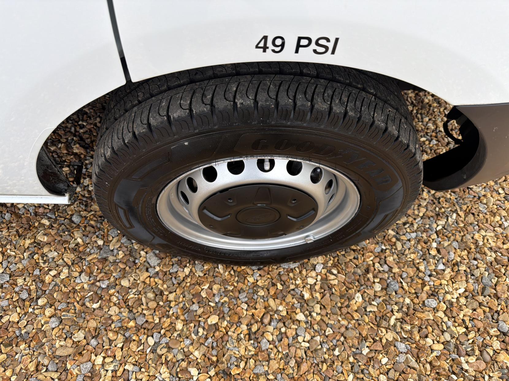 Ford Transit Custom 2.0 TDCi 310 Panel Van 5dr Diesel Manual L2 H1 (167 g/km, 104 bhp)