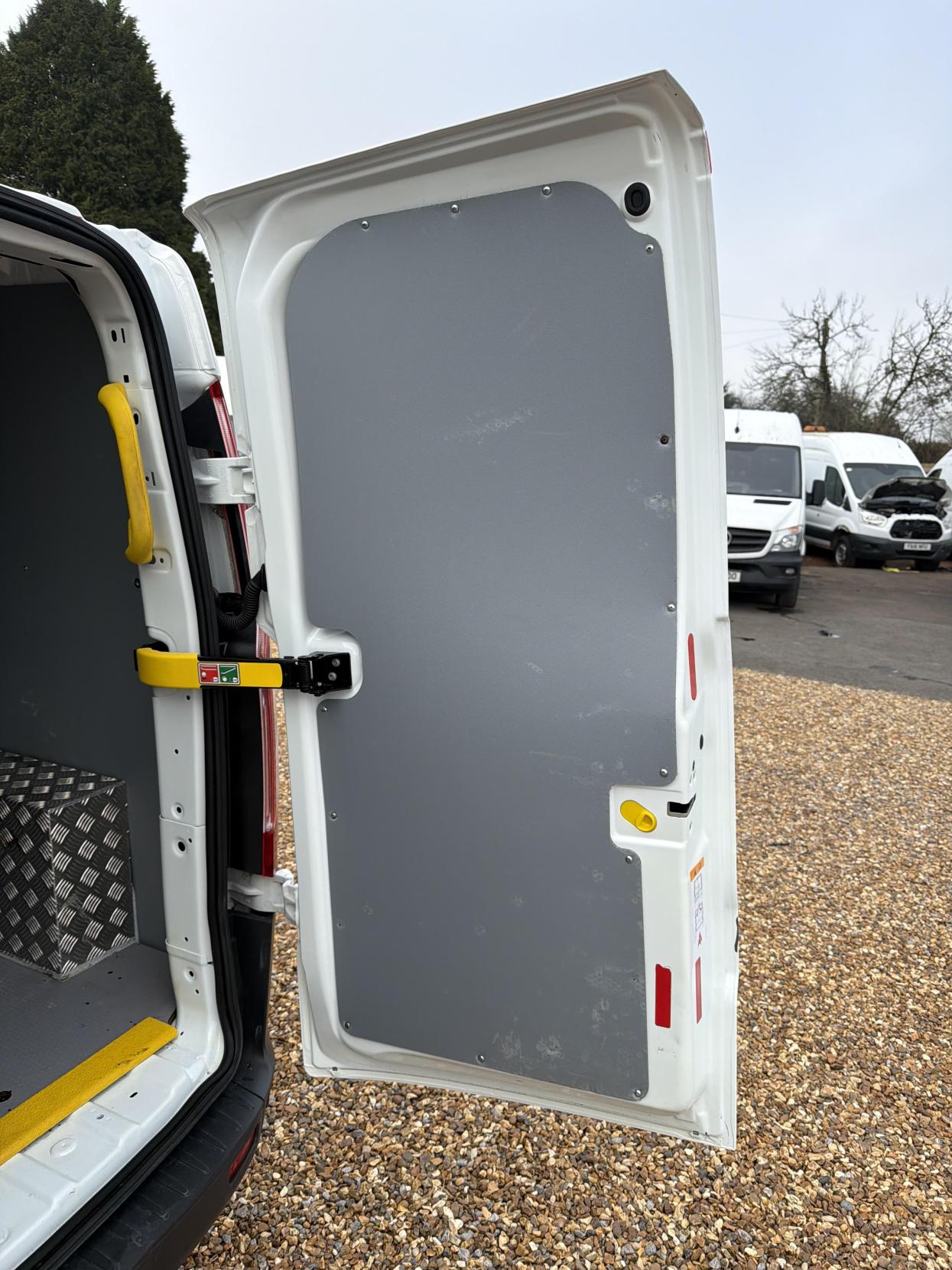 Ford Transit Custom 2.0 TDCi 310 Panel Van 5dr Diesel Manual L2 H1 (167 g/km, 104 bhp)