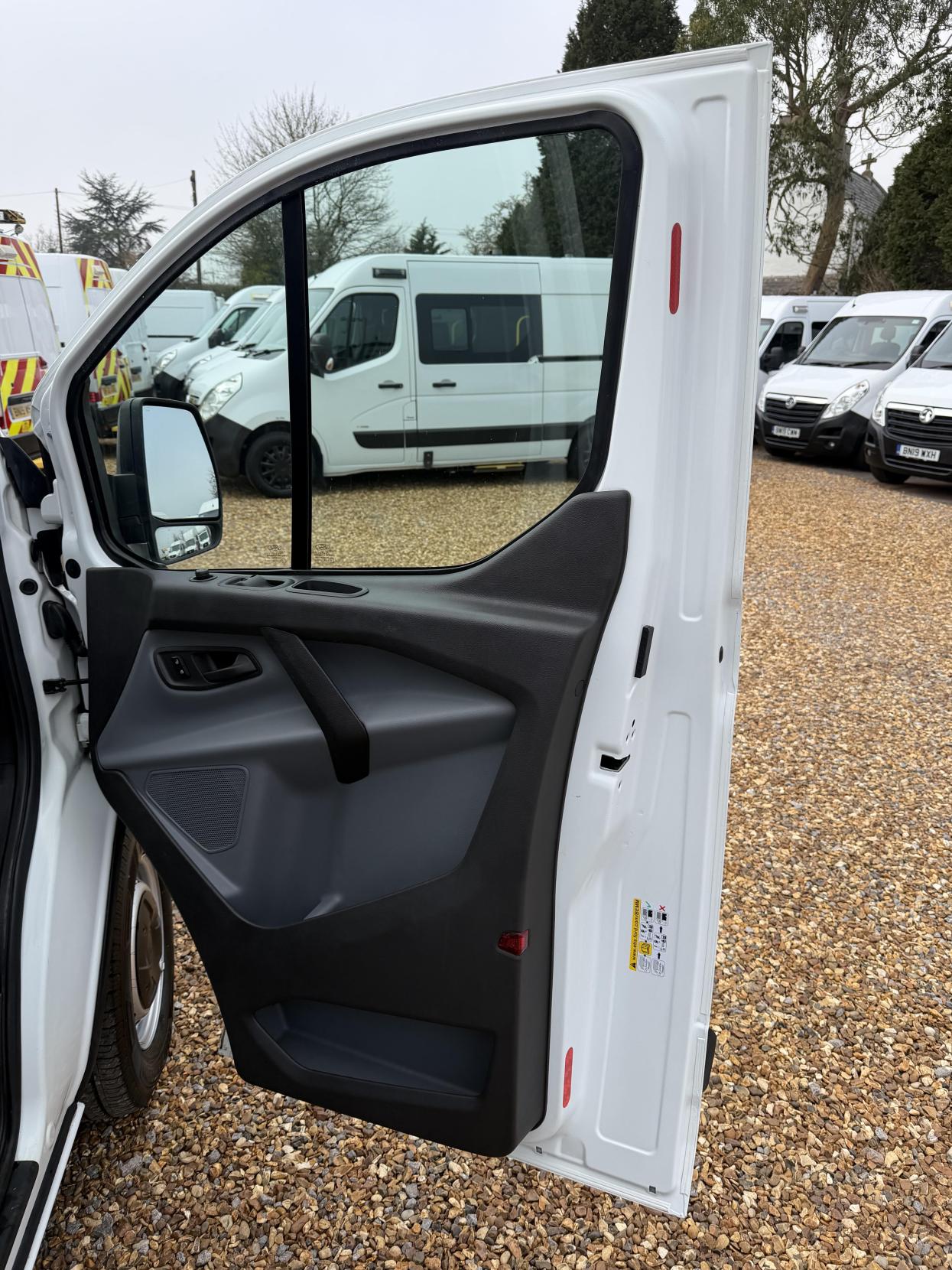 Ford Transit Custom 2.0 TDCi 310 Panel Van 5dr Diesel Manual L2 H1 (167 g/km, 104 bhp)