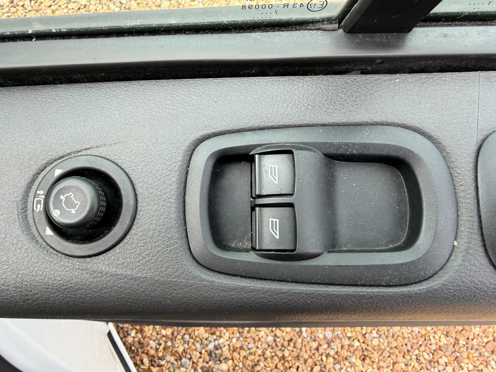 Ford Transit Custom 2.0 TDCi 310 Panel Van 5dr Diesel Manual L2 H1 (167 g/km, 104 bhp)