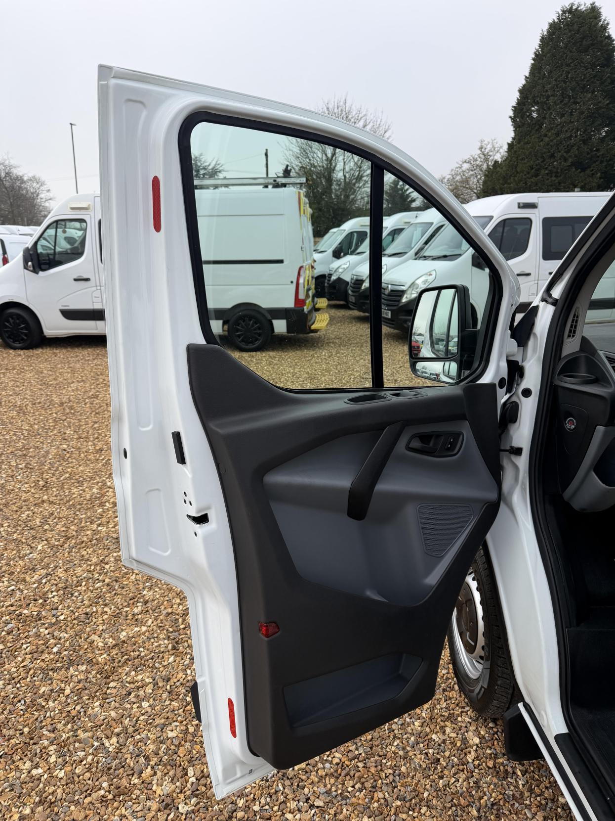 Ford Transit Custom 2.0 TDCi 310 Panel Van 5dr Diesel Manual L2 H1 (167 g/km, 104 bhp)