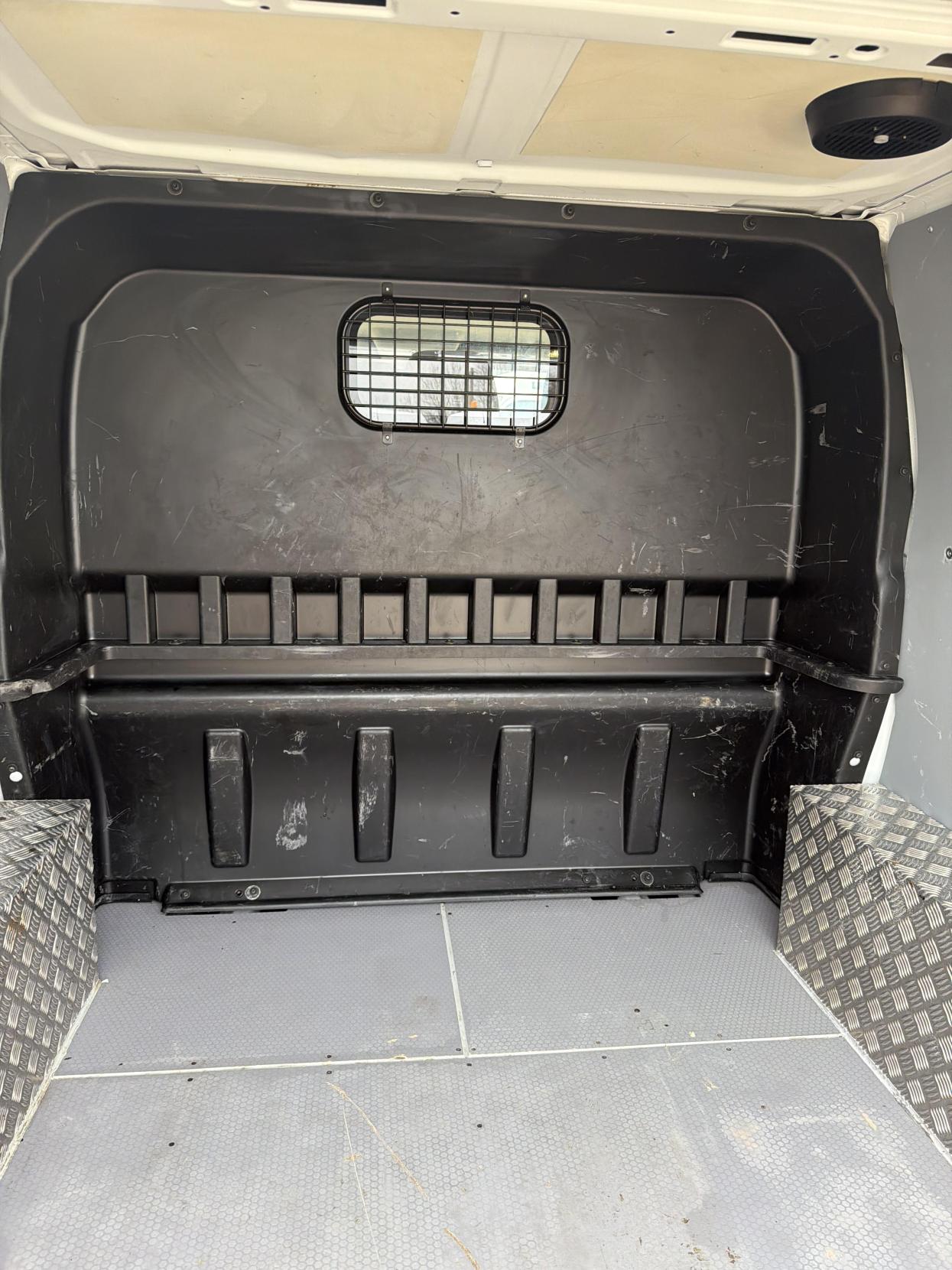 Ford Transit Custom 2.0 TDCi 310 Panel Van 5dr Diesel Manual L2 H1 (167 g/km, 104 bhp)