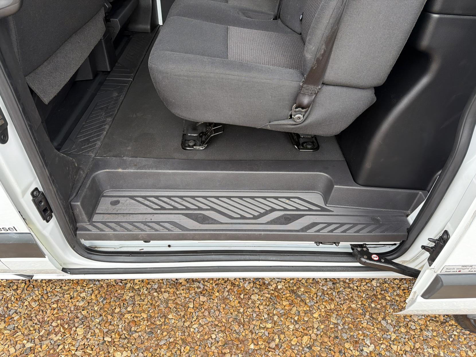 Ford Transit Custom 2.0 TDCi 310 Panel Van 5dr Diesel Manual L2 H1 (167 g/km, 104 bhp)