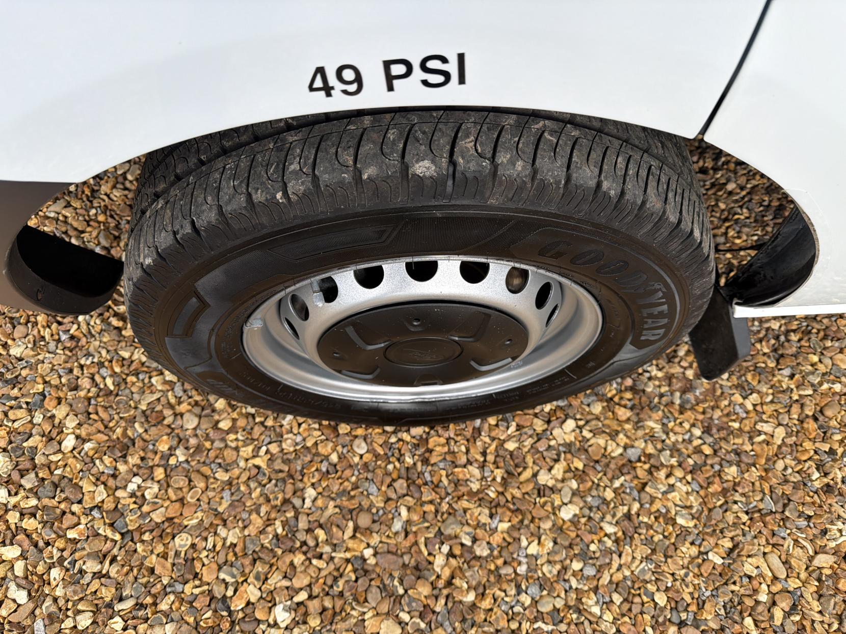 Ford Transit Custom 2.0 TDCi 310 Panel Van 5dr Diesel Manual L2 H1 (167 g/km, 104 bhp)