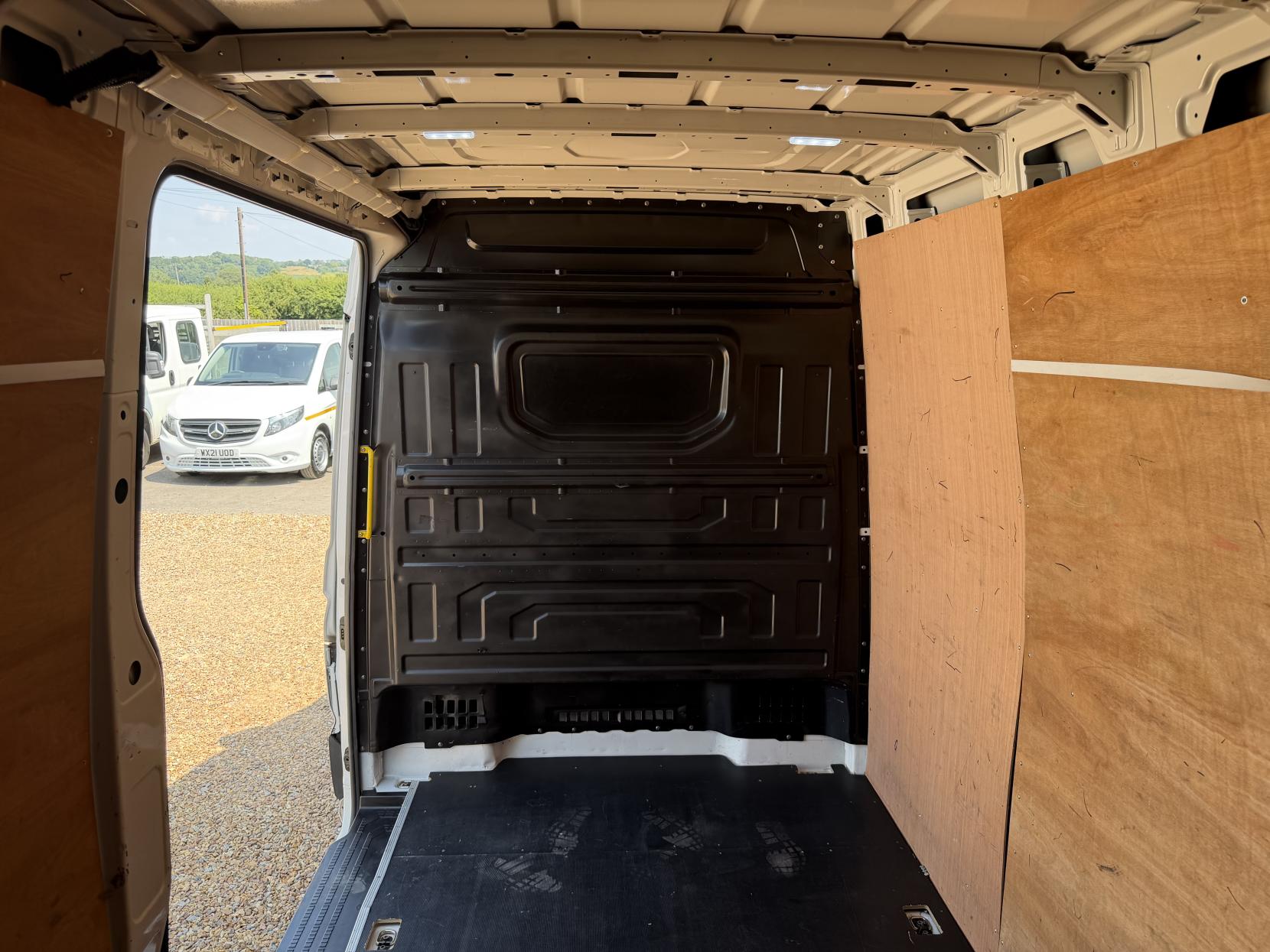 2020 MAN TGE 2.0 3140d Panel Van 5dr Diesel Manual FWD LWB High Roof Euro 6 (s/s) (140 ps) - Thumbnail 27