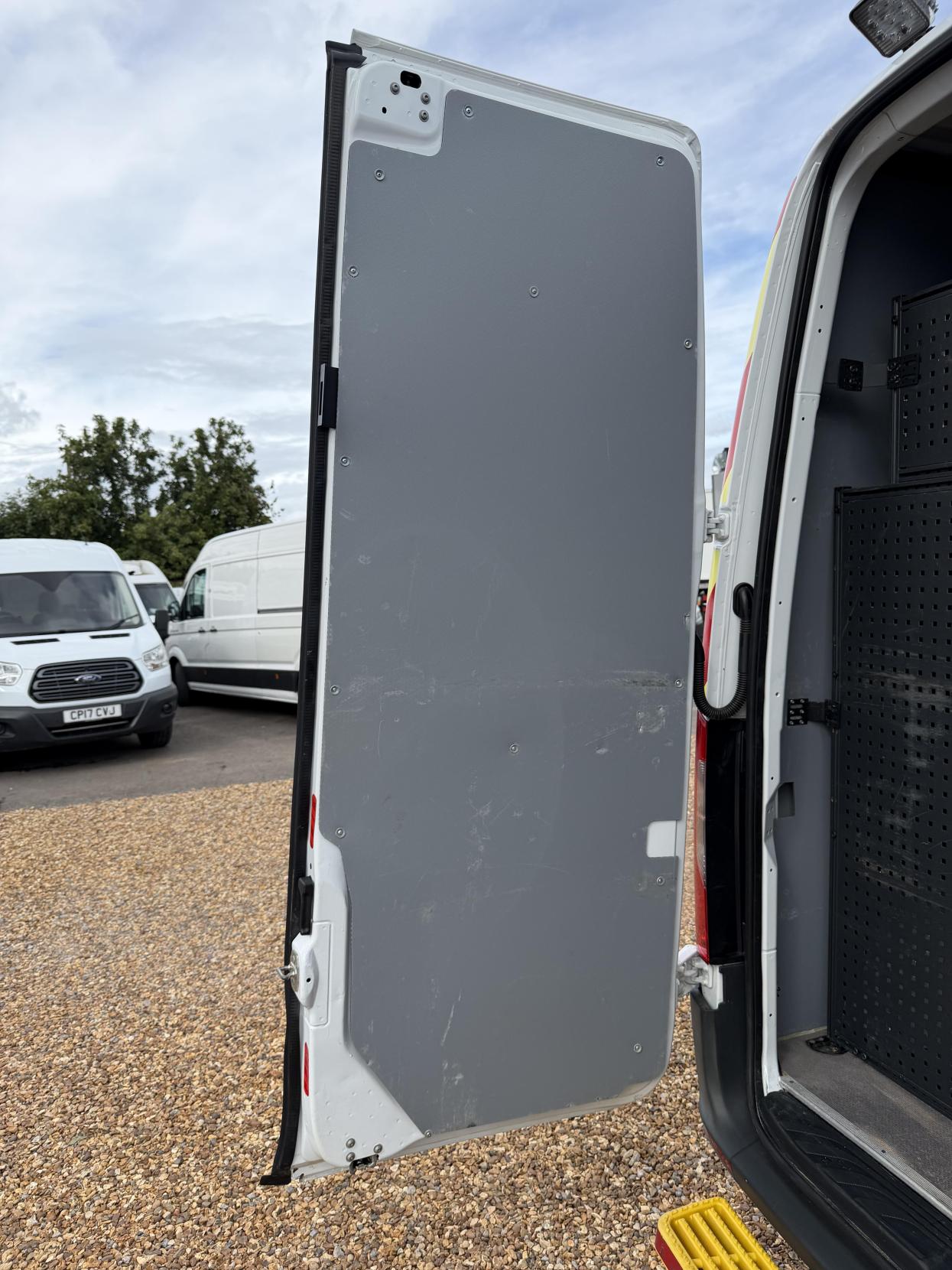 2020 Mercedes-Benz Sprinter 2.1 314 CDI Panel Van 5dr Diesel Manual FWD L2 H2 Euro 6 (143 ps) - Thumbnail 38