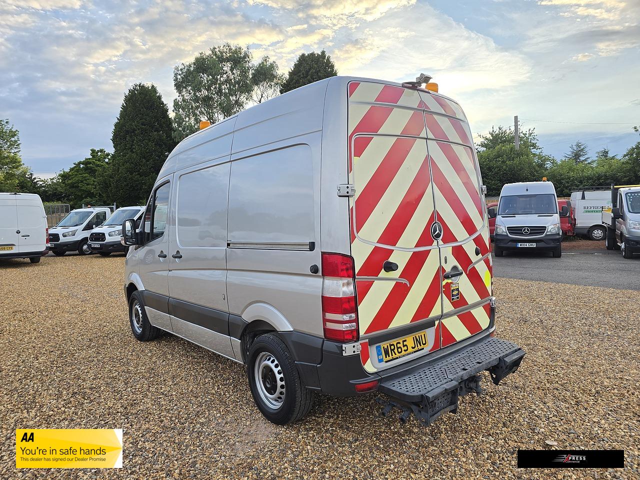 Mercedes-Benz Sprinter 2.1 313 CDi BlueEFFICIENCY Panel Van 4dr Diesel Manual RWD L1 H3 (211 g/km, 129 bhp)