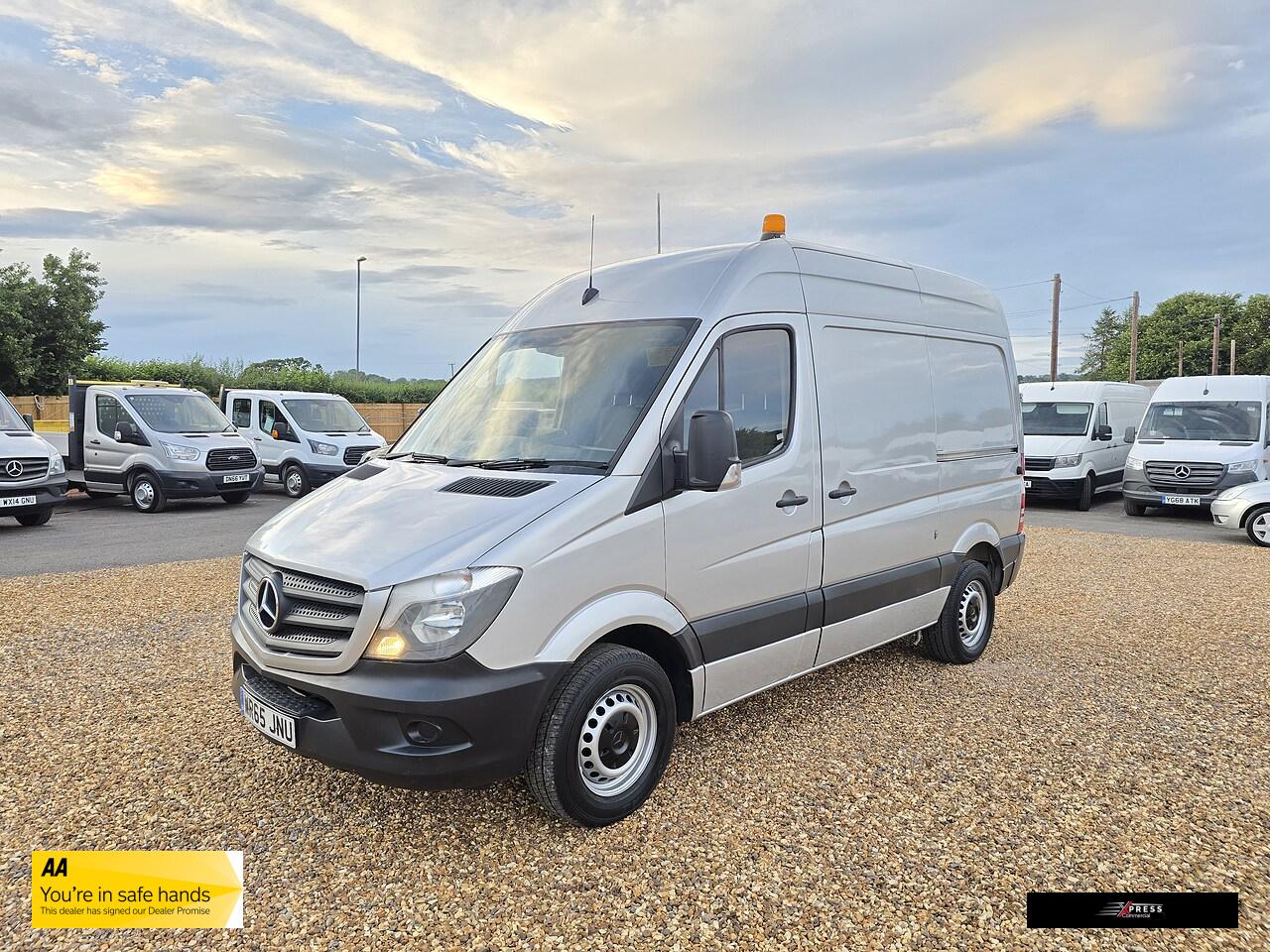 Mercedes-Benz Sprinter 2.1 313 CDi BlueEFFICIENCY Panel Van 4dr Diesel Manual RWD L1 H3 (211 g/km, 129 bhp)
