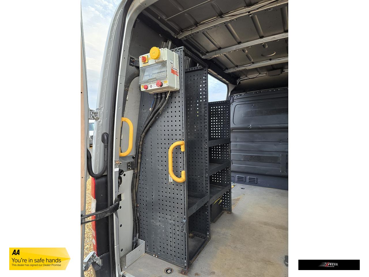 Mercedes-Benz Sprinter 2.1 313 CDi BlueEFFICIENCY Panel Van 4dr Diesel Manual RWD L1 H3 (211 g/km, 129 bhp)