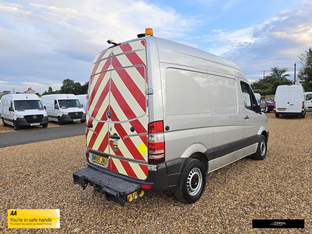Mercedes-Benz Sprinter 2.1 313 CDi BlueEFFICIENCY Panel Van 4dr Diesel Manual RWD L1 H3 (211 g/km, 129 bhp)