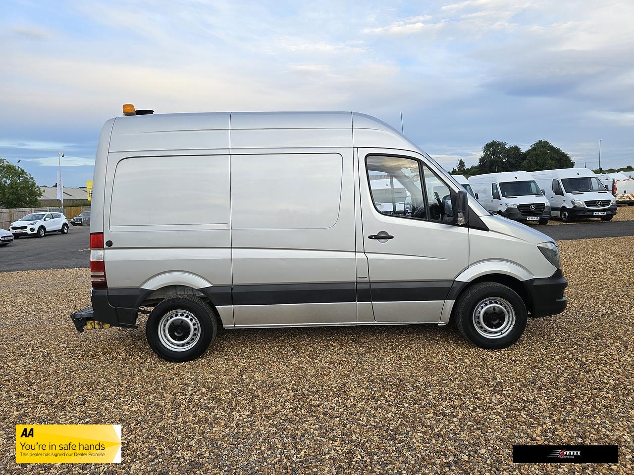 Mercedes-Benz Sprinter 2.1 313 CDi BlueEFFICIENCY Panel Van 4dr Diesel Manual RWD L1 H3 (211 g/km, 129 bhp)
