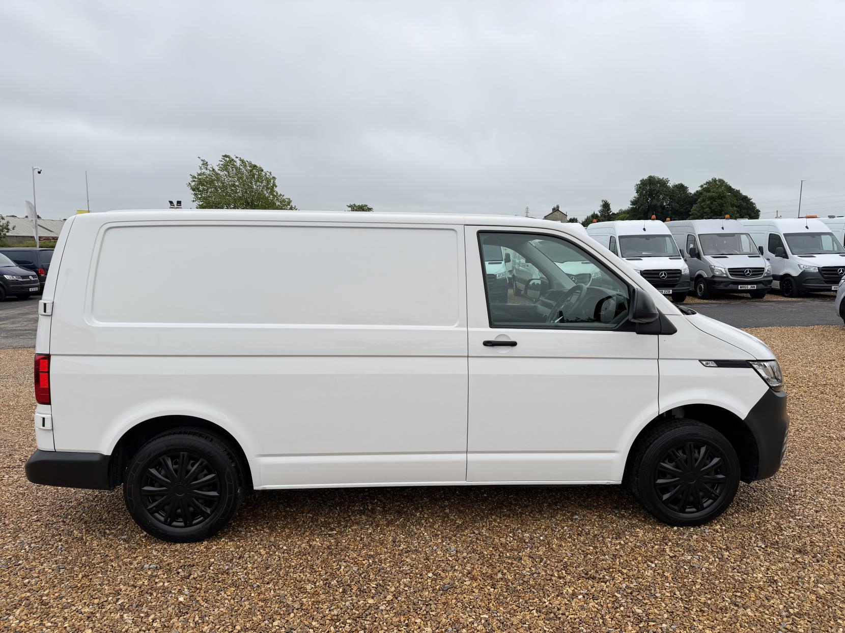 2022 Volkswagen Transporter 2.0 TDI T28 Startline Panel Van 5dr Diesel Manual FWD SWB Euro 6 (s/s) (110 ps) - Thumbnail 12