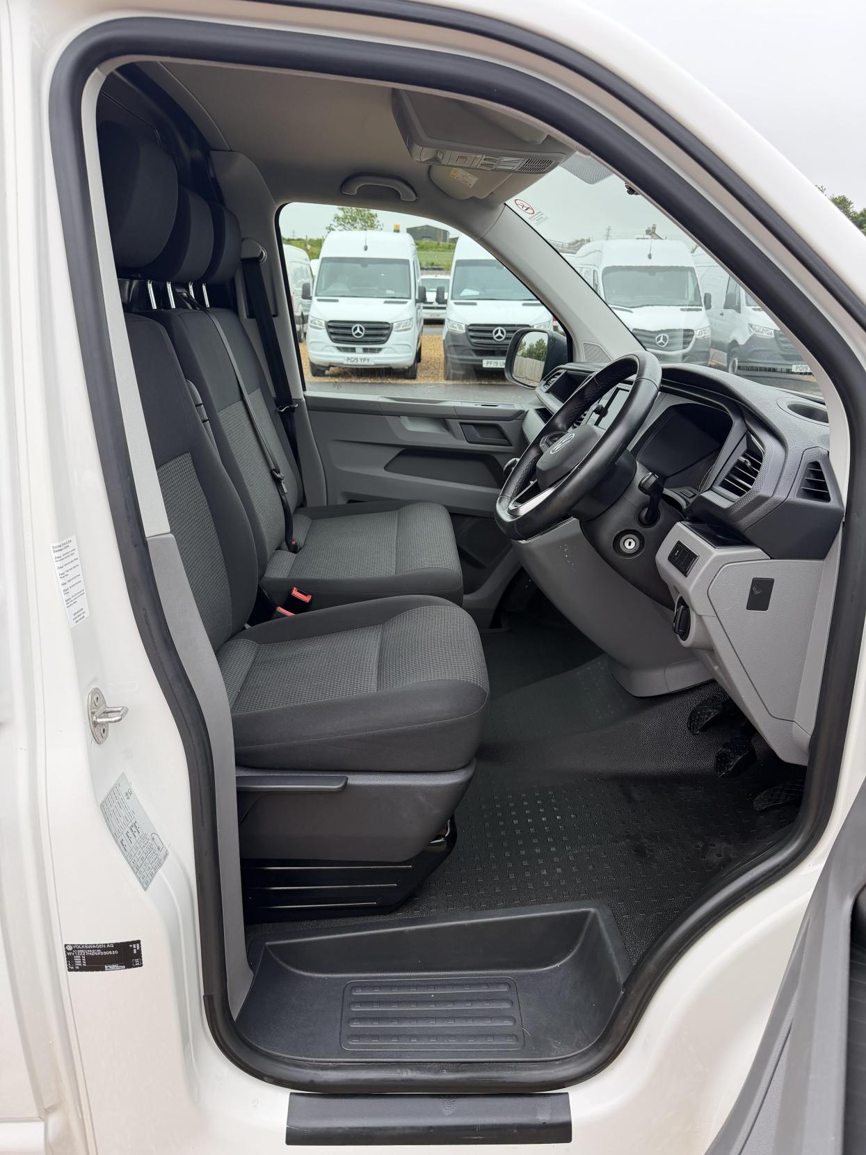 2022 Volkswagen Transporter 2.0 TDI T28 Startline Panel Van 5dr Diesel Manual FWD SWB Euro 6 (s/s) (110 ps) - Thumbnail 14