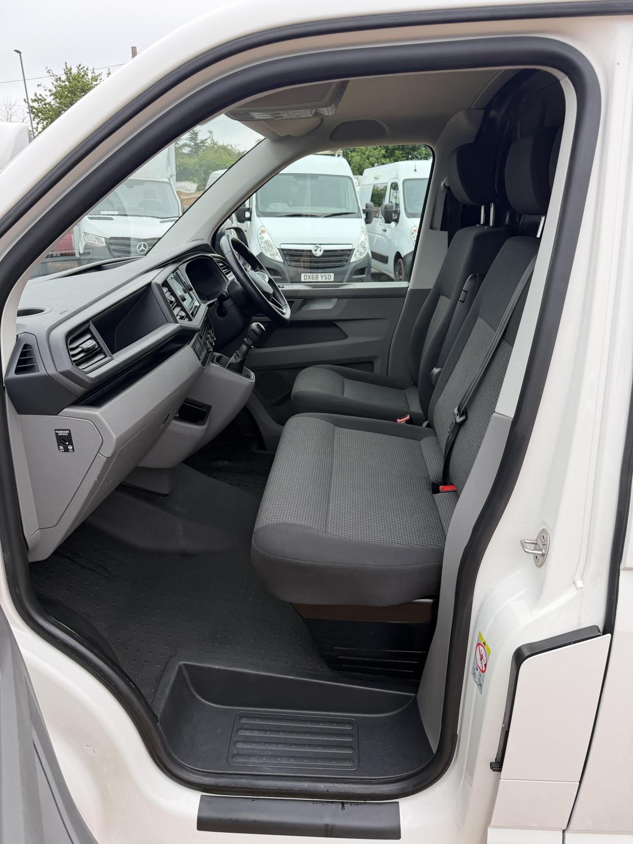 2022 Volkswagen Transporter 2.0 TDI T28 Startline Panel Van 5dr Diesel Manual FWD SWB Euro 6 (s/s) (110 ps) - Thumbnail 16