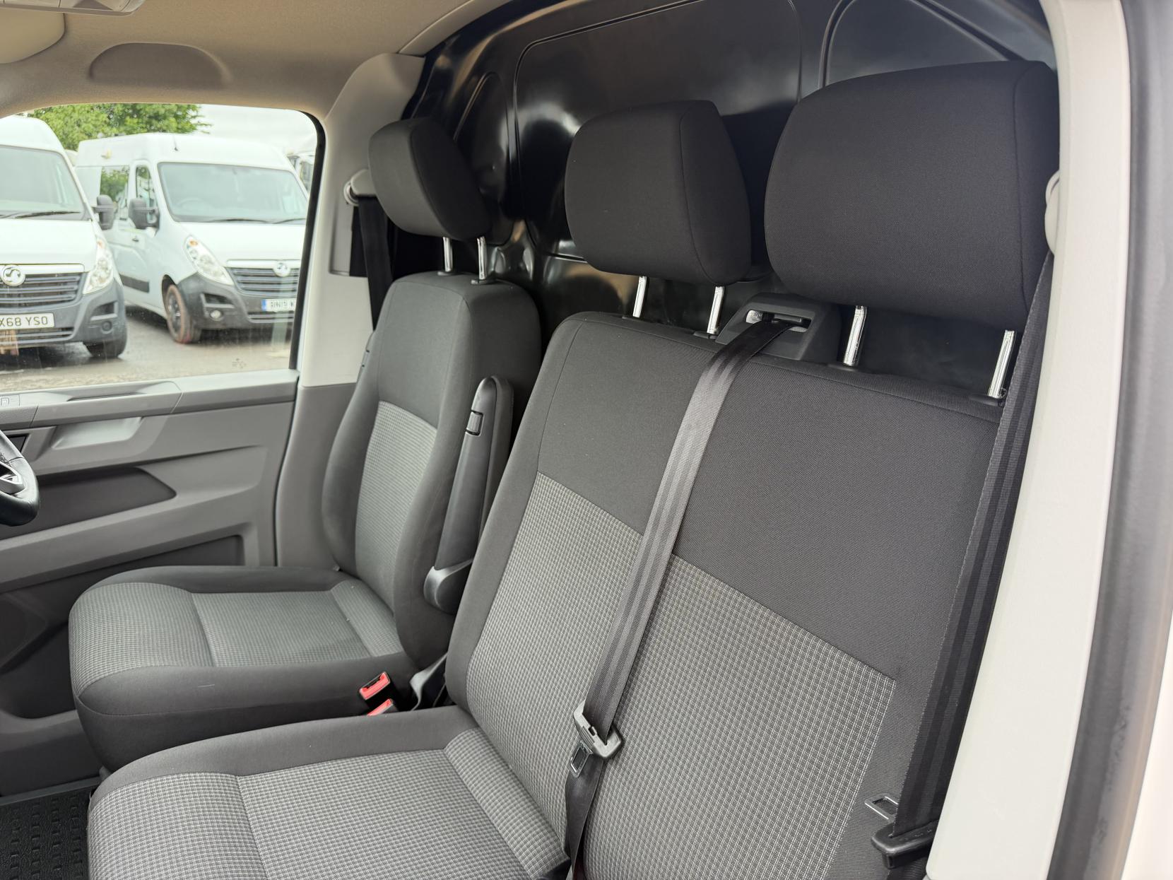 2022 Volkswagen Transporter 2.0 TDI T28 Startline Panel Van 5dr Diesel Manual FWD SWB Euro 6 (s/s) (110 ps) - Thumbnail 21