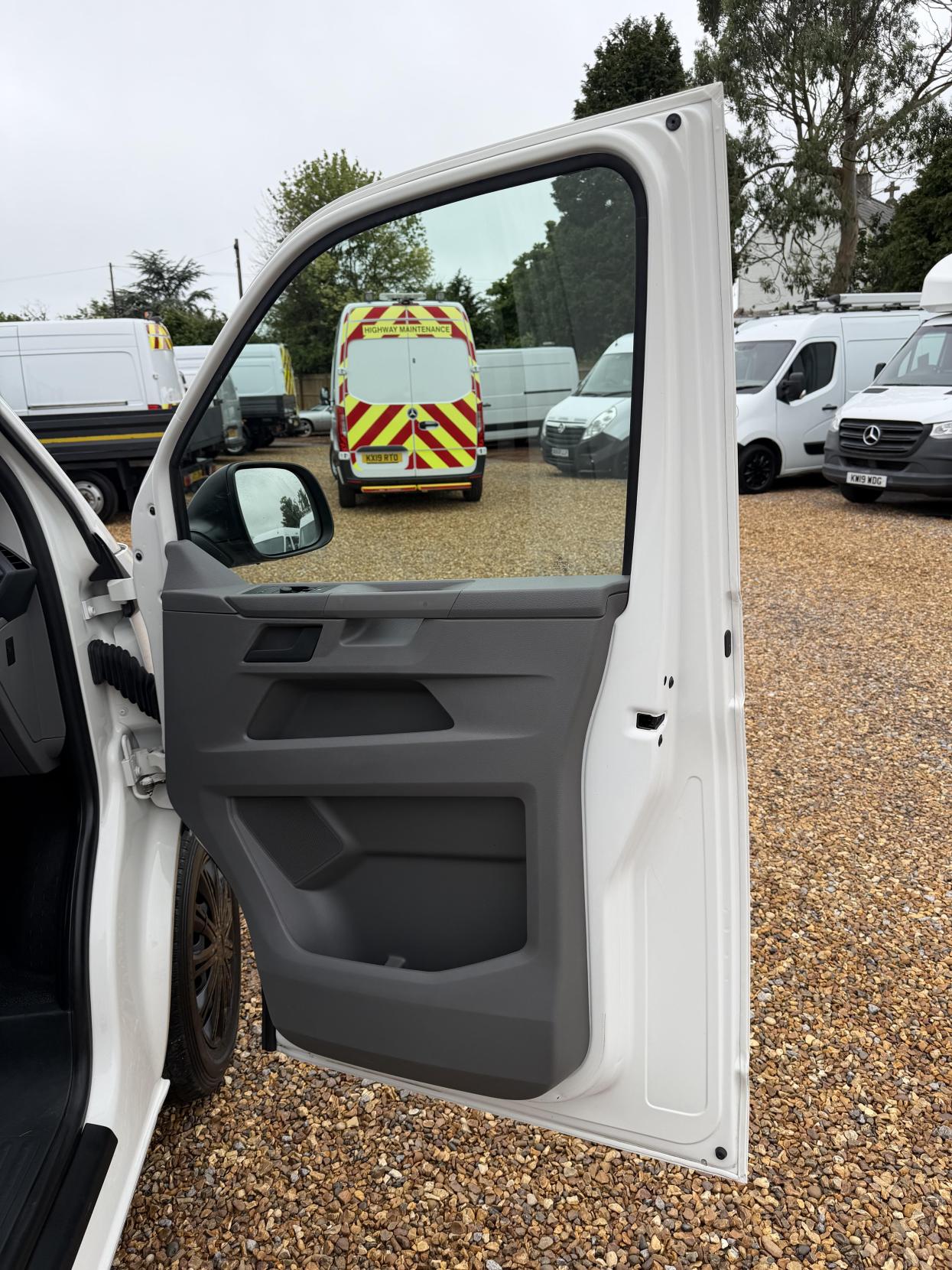 2022 Volkswagen Transporter 2.0 TDI T28 Startline Panel Van 5dr Diesel Manual FWD SWB Euro 6 (s/s) (110 ps) - Thumbnail 15