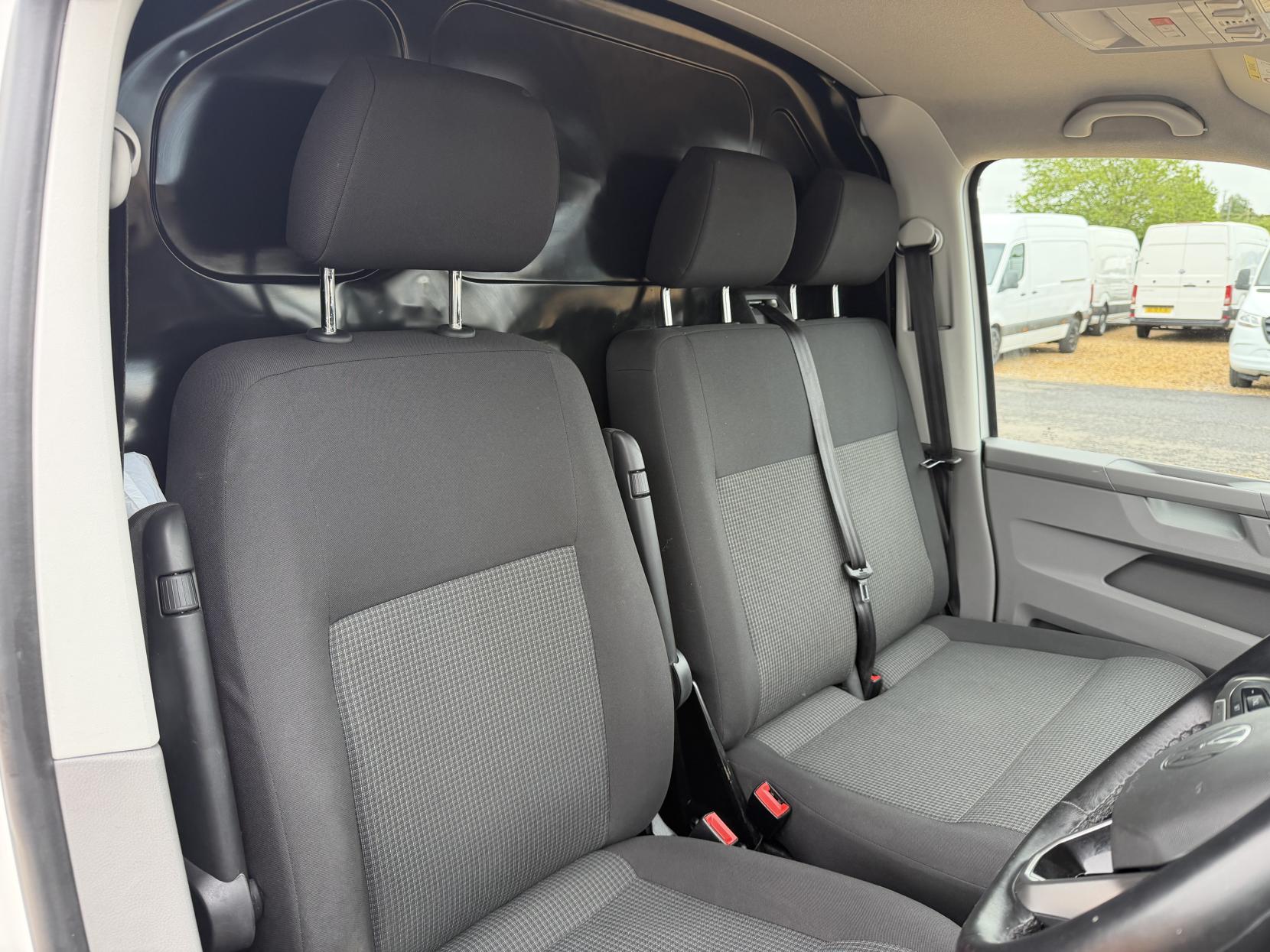 2022 Volkswagen Transporter 2.0 TDI T28 Startline Panel Van 5dr Diesel Manual FWD SWB Euro 6 (s/s) (110 ps) - Thumbnail 18