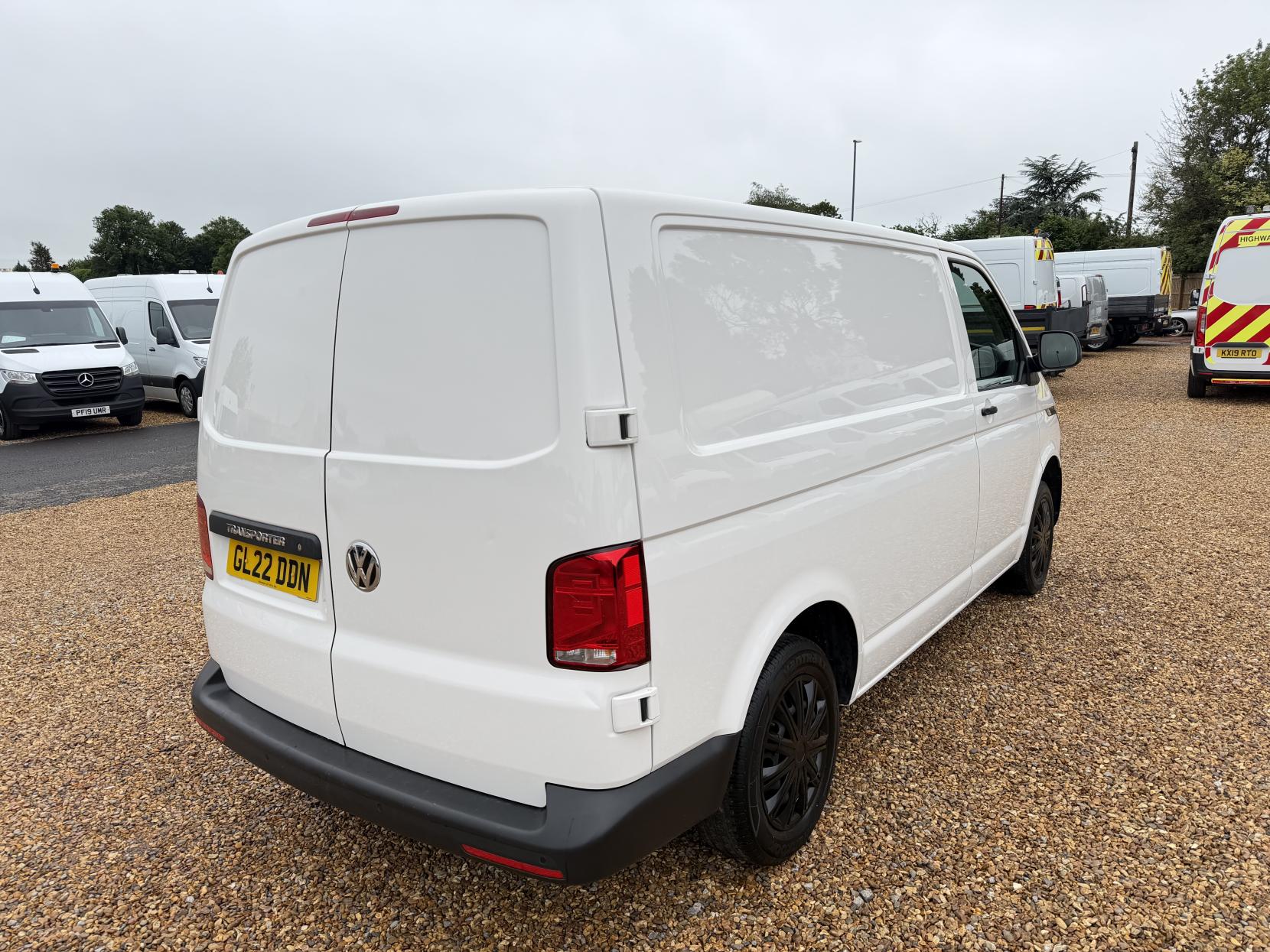 2022 Volkswagen Transporter 2.0 TDI T28 Startline Panel Van 5dr Diesel Manual FWD SWB Euro 6 (s/s) (110 ps) - Thumbnail 11