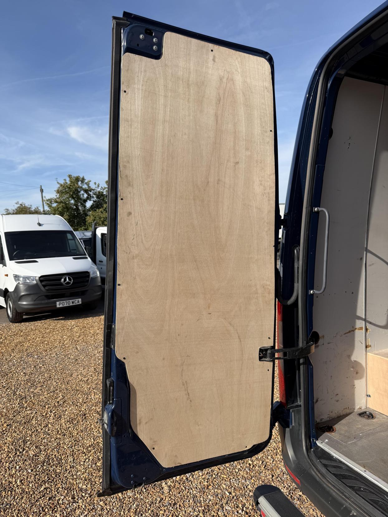 2020 Mercedes-Benz Sprinter 2.1 316 CDI Panel Van 5dr Diesel Manual RWD L2 H2 Euro 6 (163 ps) - Thumbnail 35