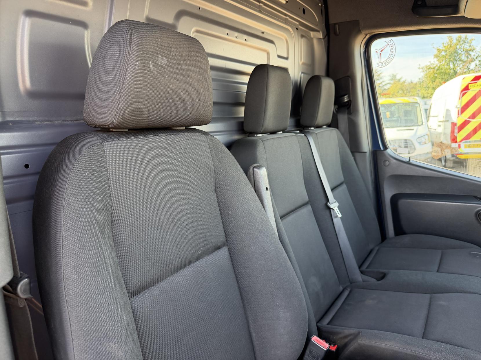 2020 Mercedes-Benz Sprinter 2.1 316 CDI Panel Van 5dr Diesel Manual RWD L2 H2 Euro 6 (163 ps) - Thumbnail 16