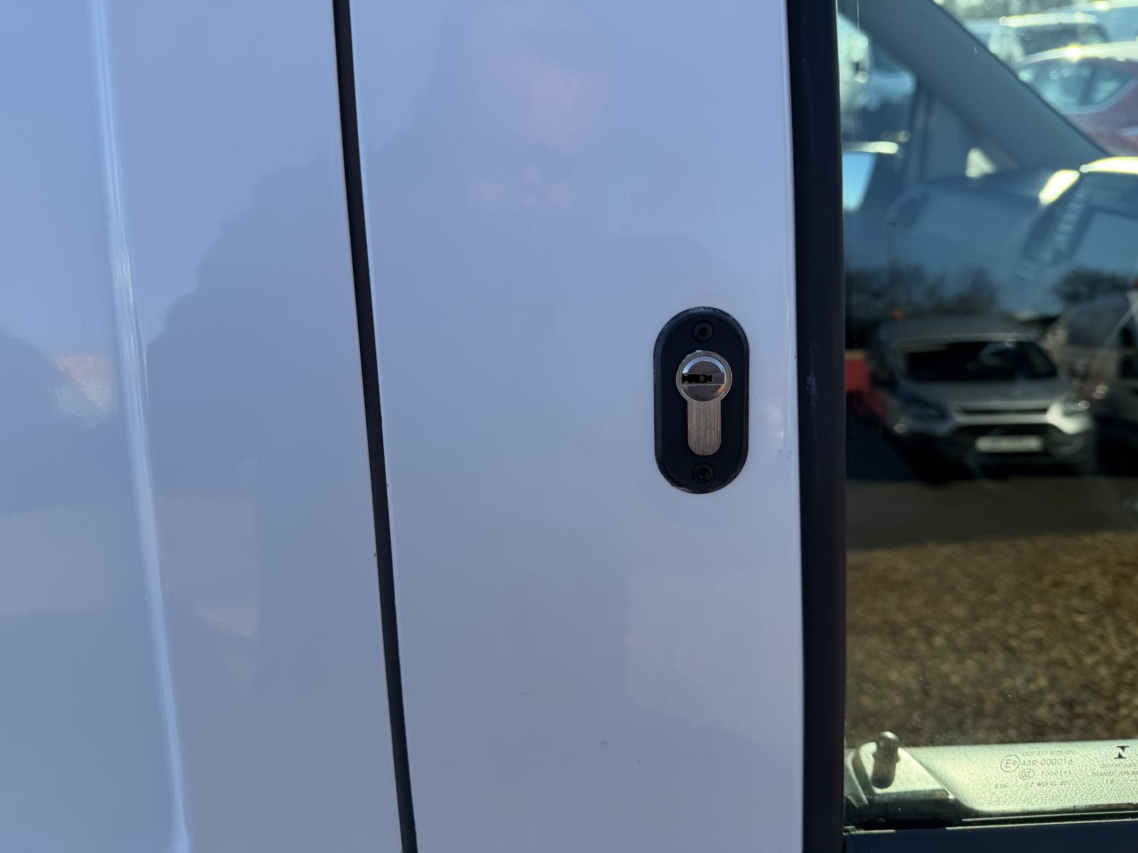 Mercedes-Benz Vito 2.1 114 CDI BlueTEC Panel Van 6dr Diesel Manual RWD L2 Euro 6 (136 ps)