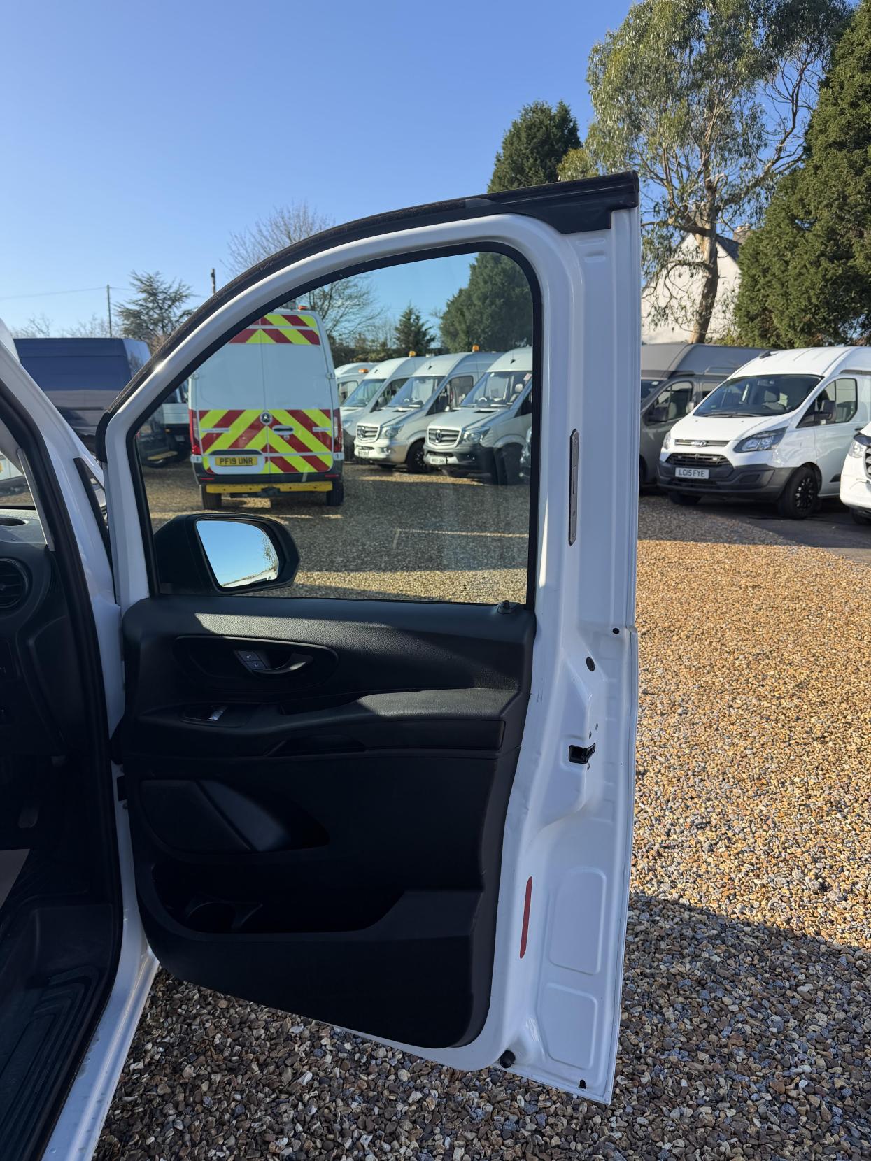 Mercedes-Benz Vito 2.1 114 CDI BlueTEC Panel Van 6dr Diesel Manual RWD L2 Euro 6 (136 ps)