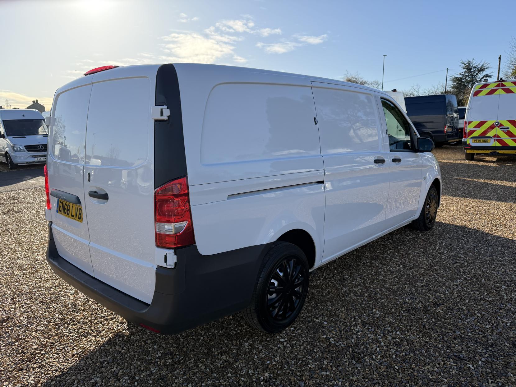 Mercedes-Benz Vito 2.1 114 CDI BlueTEC Panel Van 6dr Diesel Manual RWD L2 Euro 6 (136 ps)