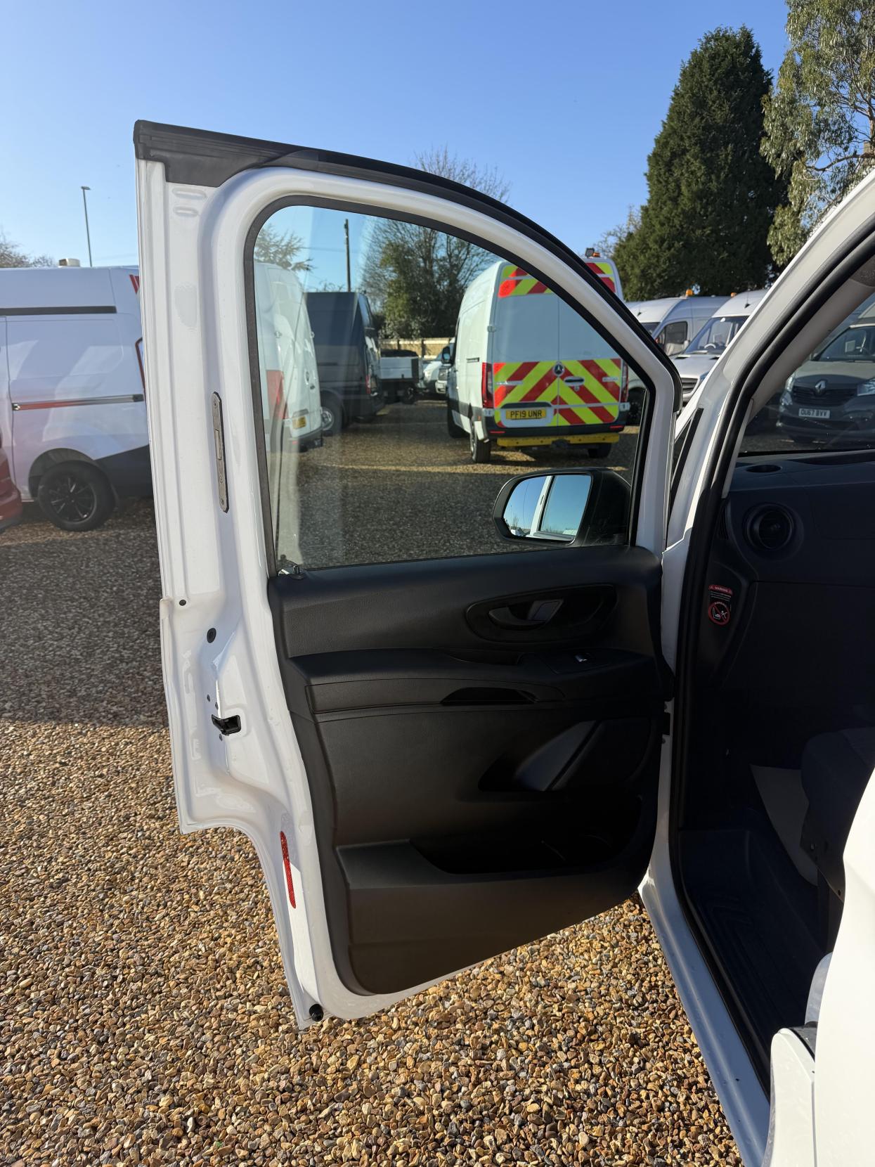 Mercedes-Benz Vito 2.1 114 CDI BlueTEC Panel Van 6dr Diesel Manual RWD L2 Euro 6 (136 ps)