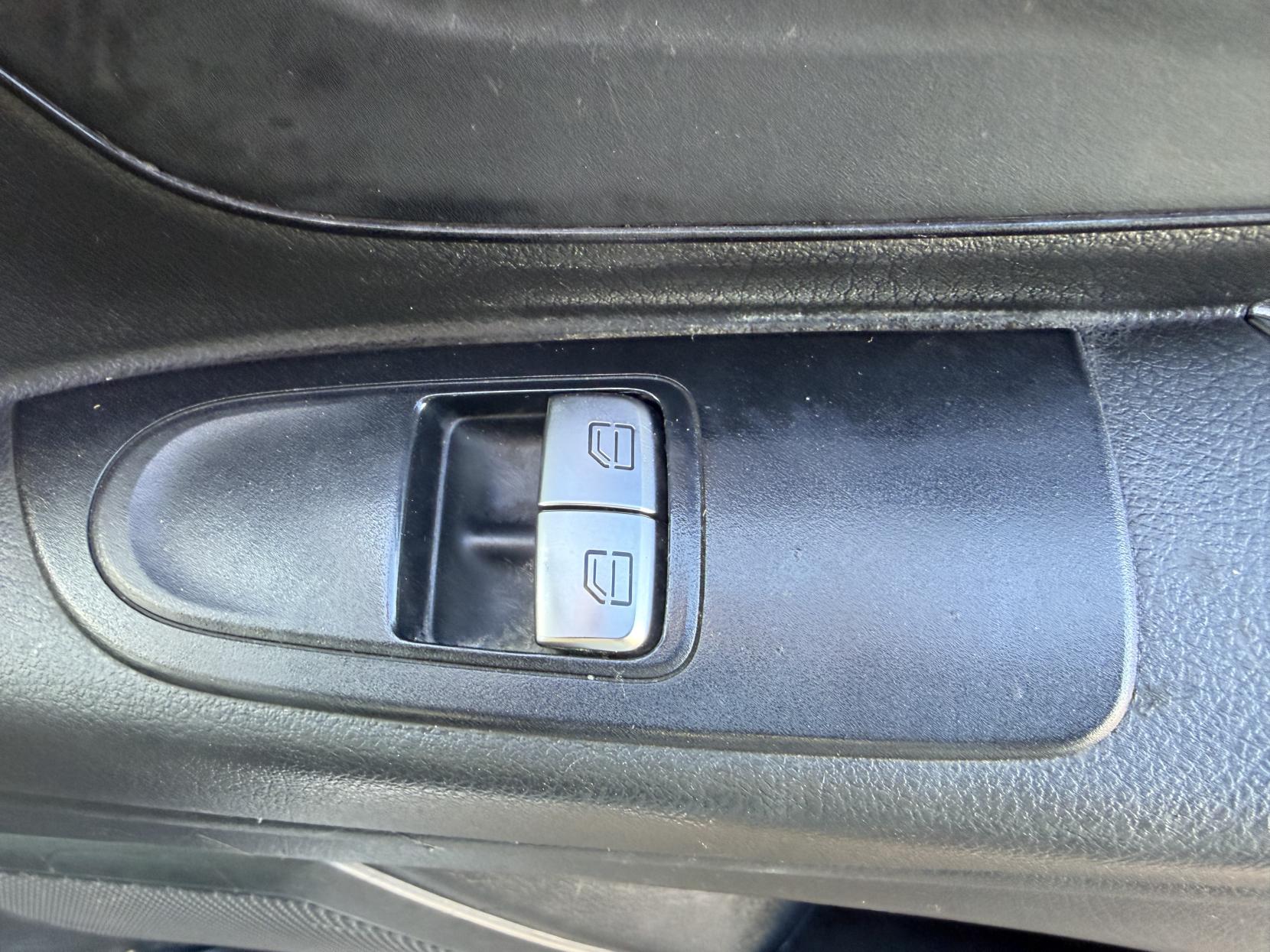 Mercedes-Benz Vito 2.1 114 CDI BlueTEC Panel Van 6dr Diesel Manual RWD L2 Euro 6 (136 ps)