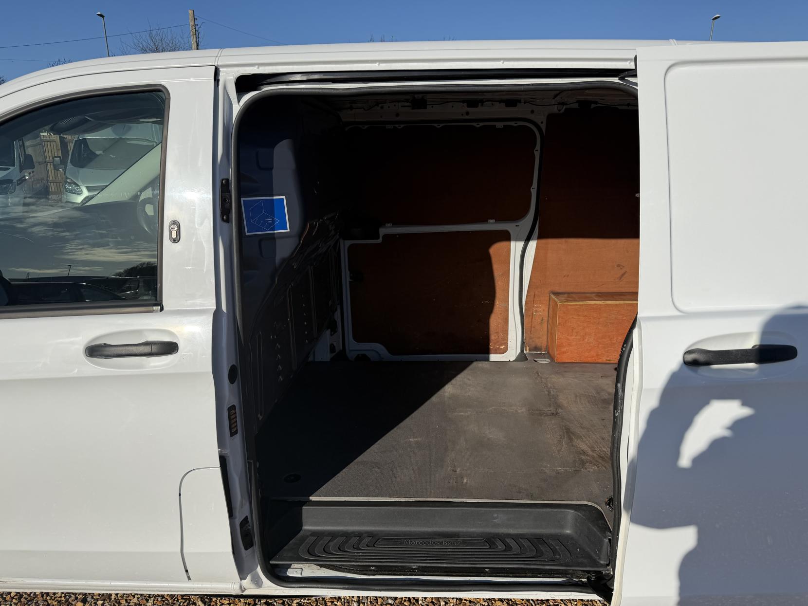 Mercedes-Benz Vito 2.1 114 CDI BlueTEC Panel Van 6dr Diesel Manual RWD L2 Euro 6 (136 ps)