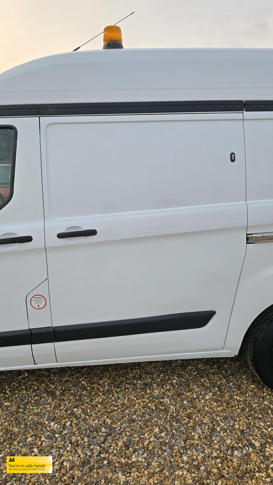Ford Transit Custom 2.2 TDCi 290 Panel Van 5dr Diesel Manual L1 H1 (186 g/km, 98 bhp)